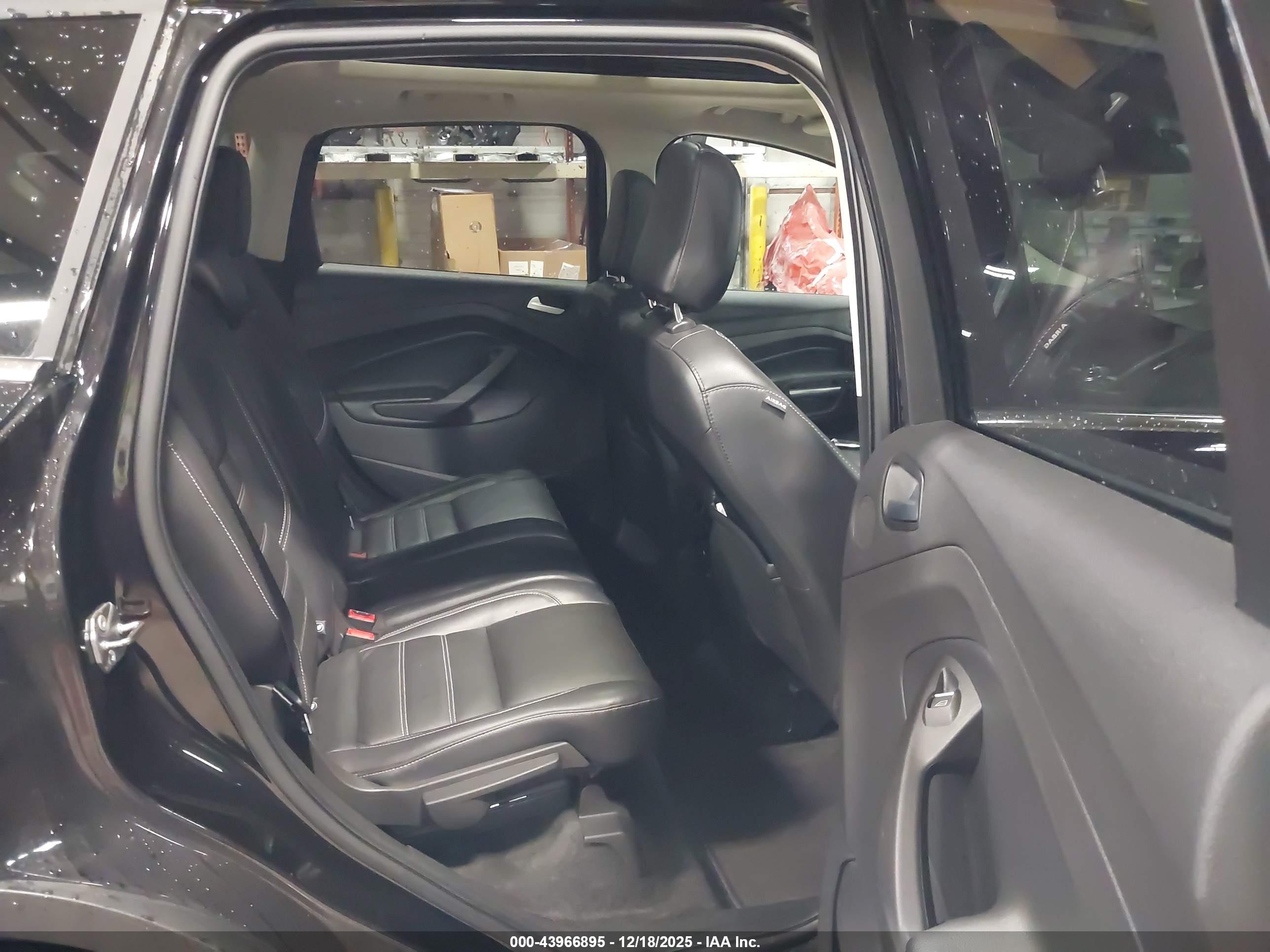 FORD ESCAPE image 8