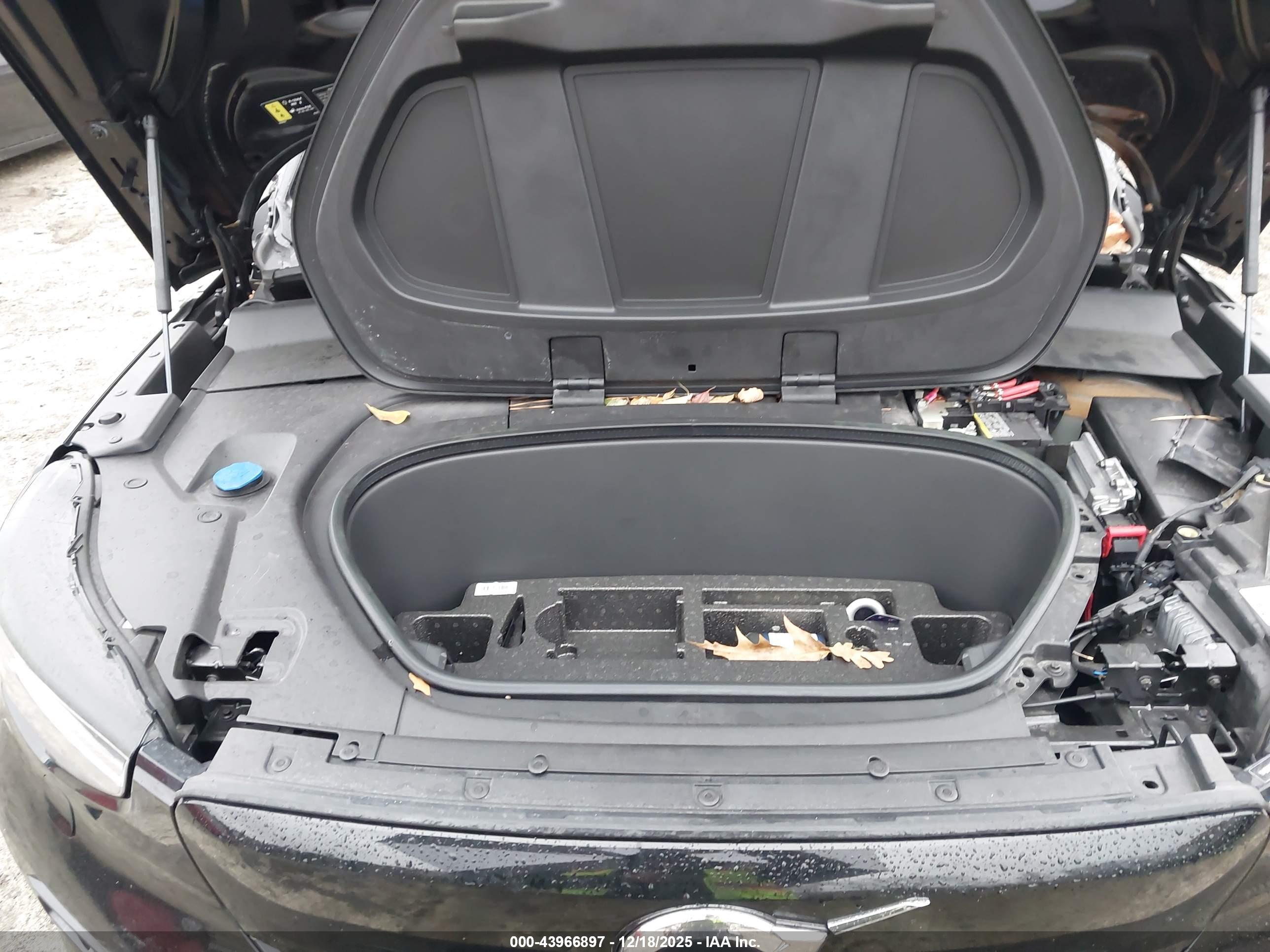 VOLVO C40 image 10