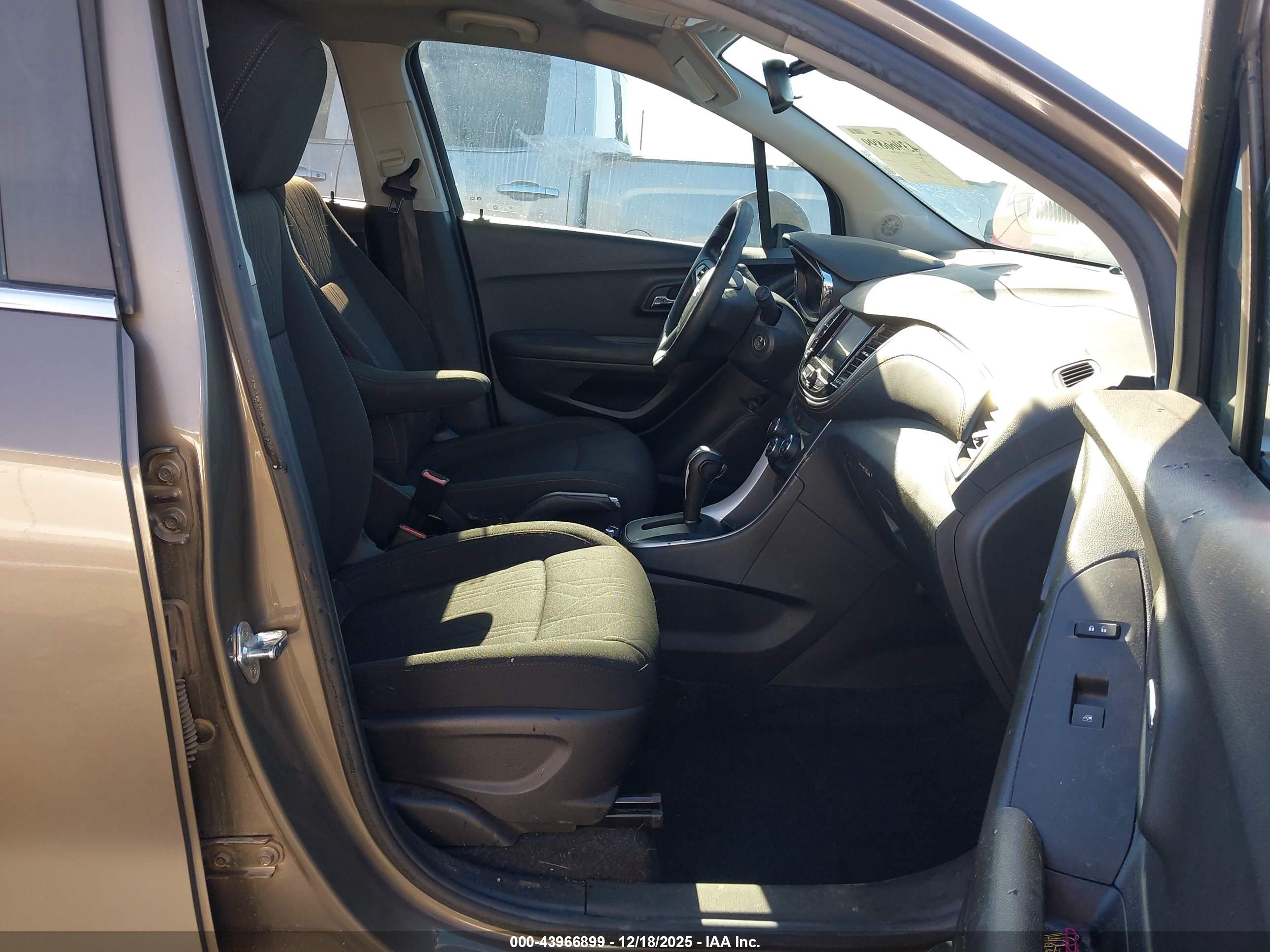 CHEVROLET TRAX image 5