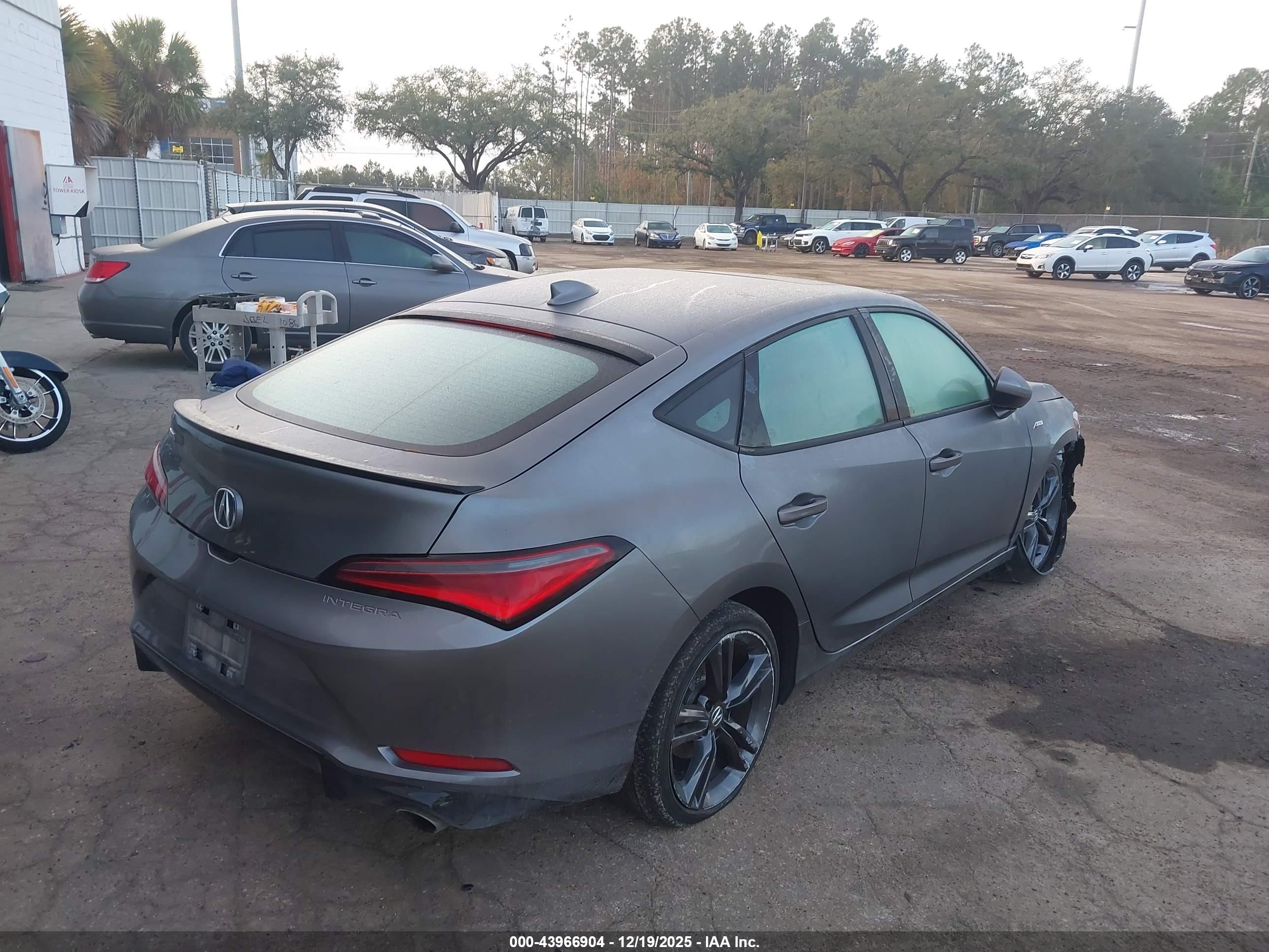 ACURA INTEGRA image 4