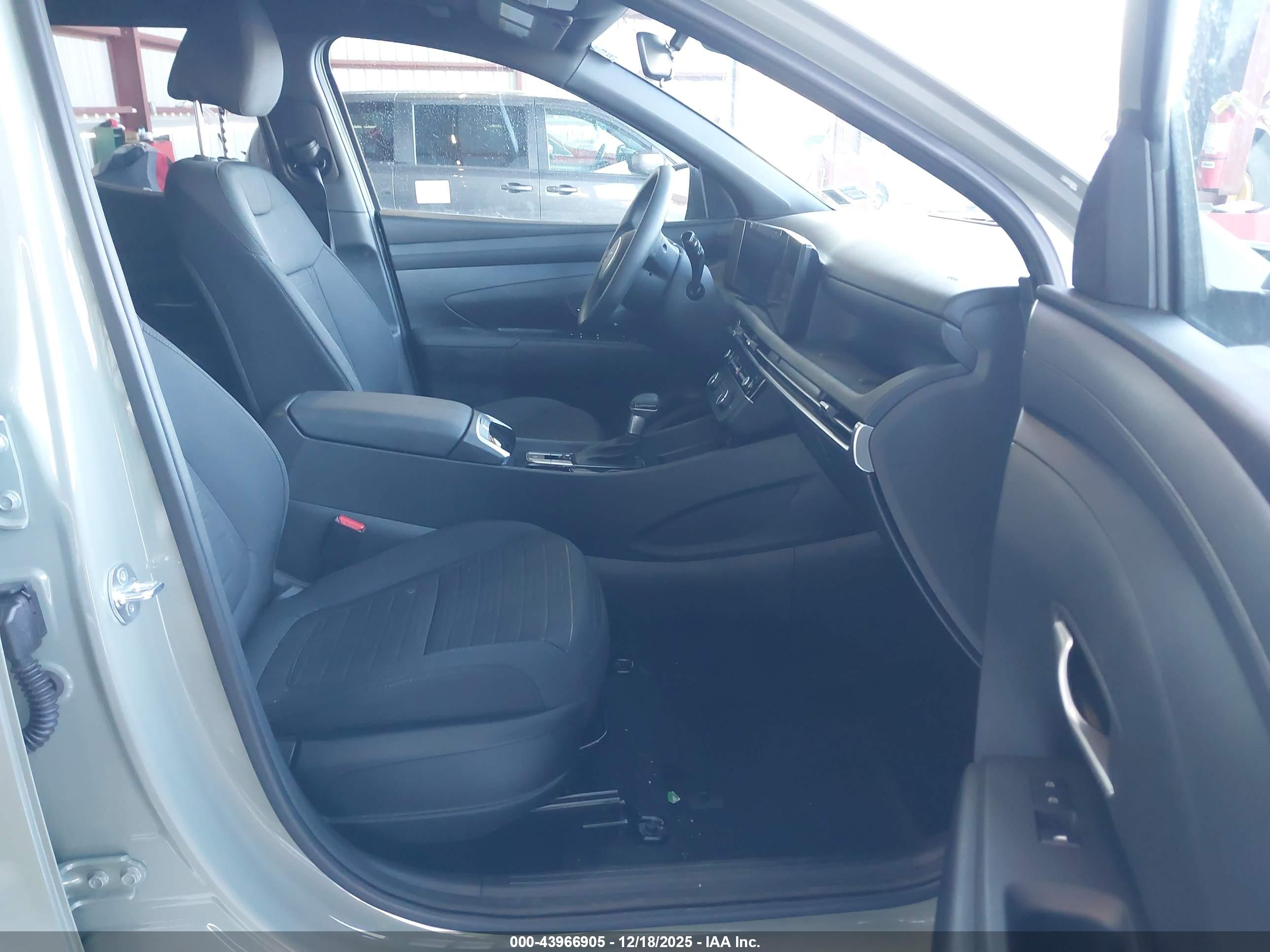 HYUNDAI SANTA image 5
