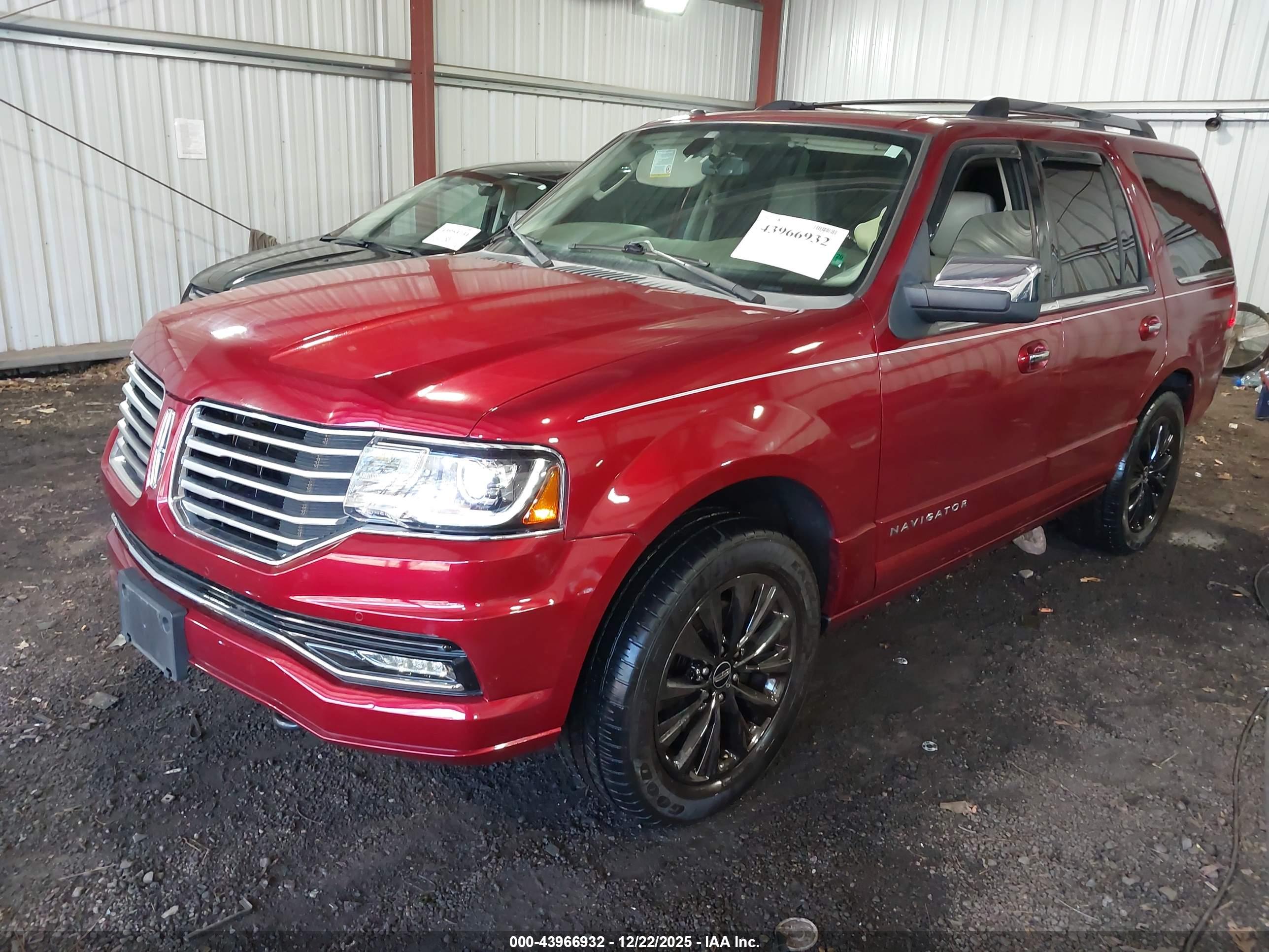 LINCOLN NAVIGATOR image 2