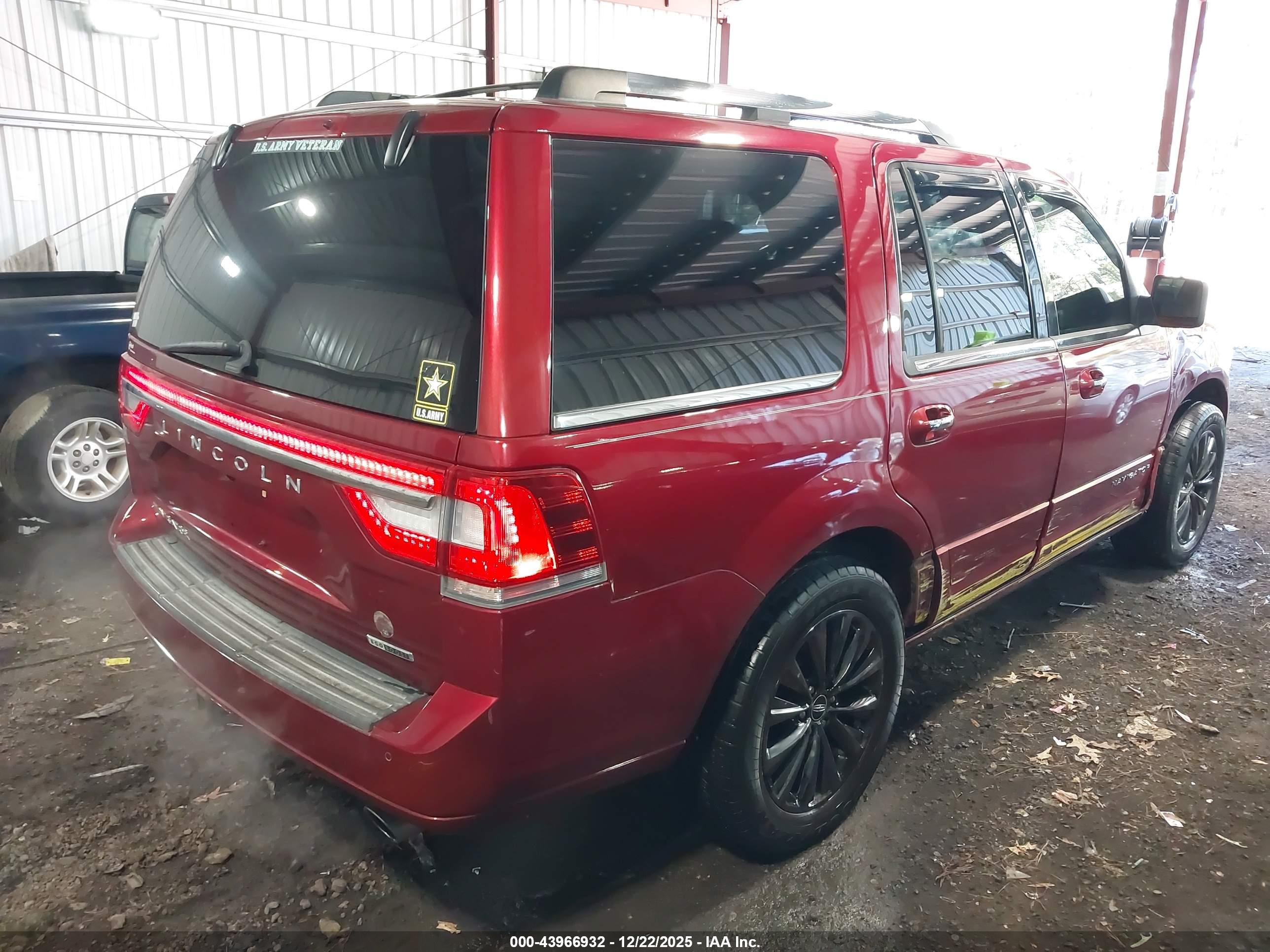 LINCOLN NAVIGATOR image 4