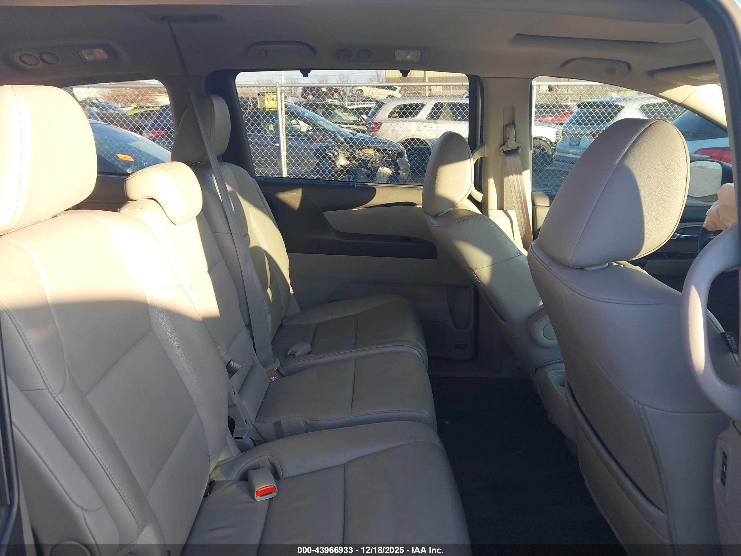 HONDA ODYSSEY image 8