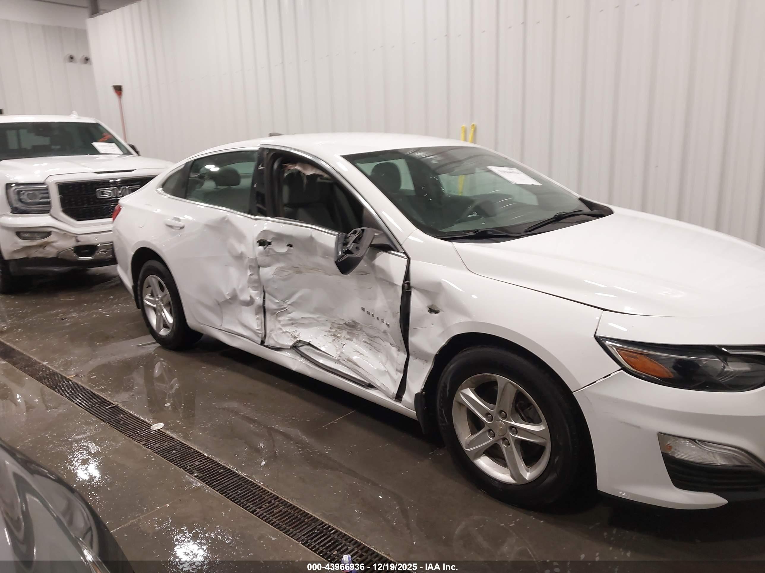 CHEVROLET MALIBU image 6