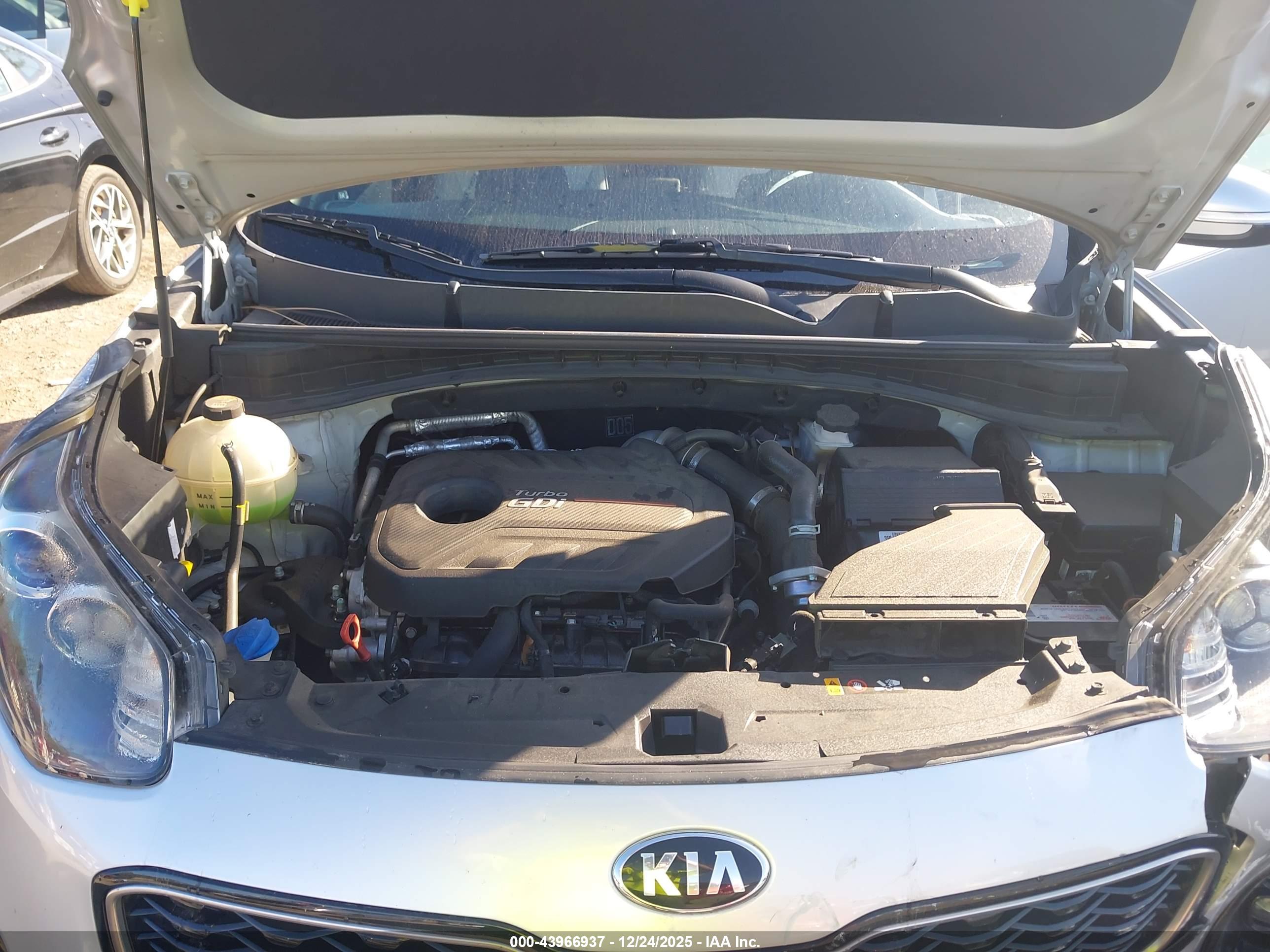 KIA SPORTAGE image 10