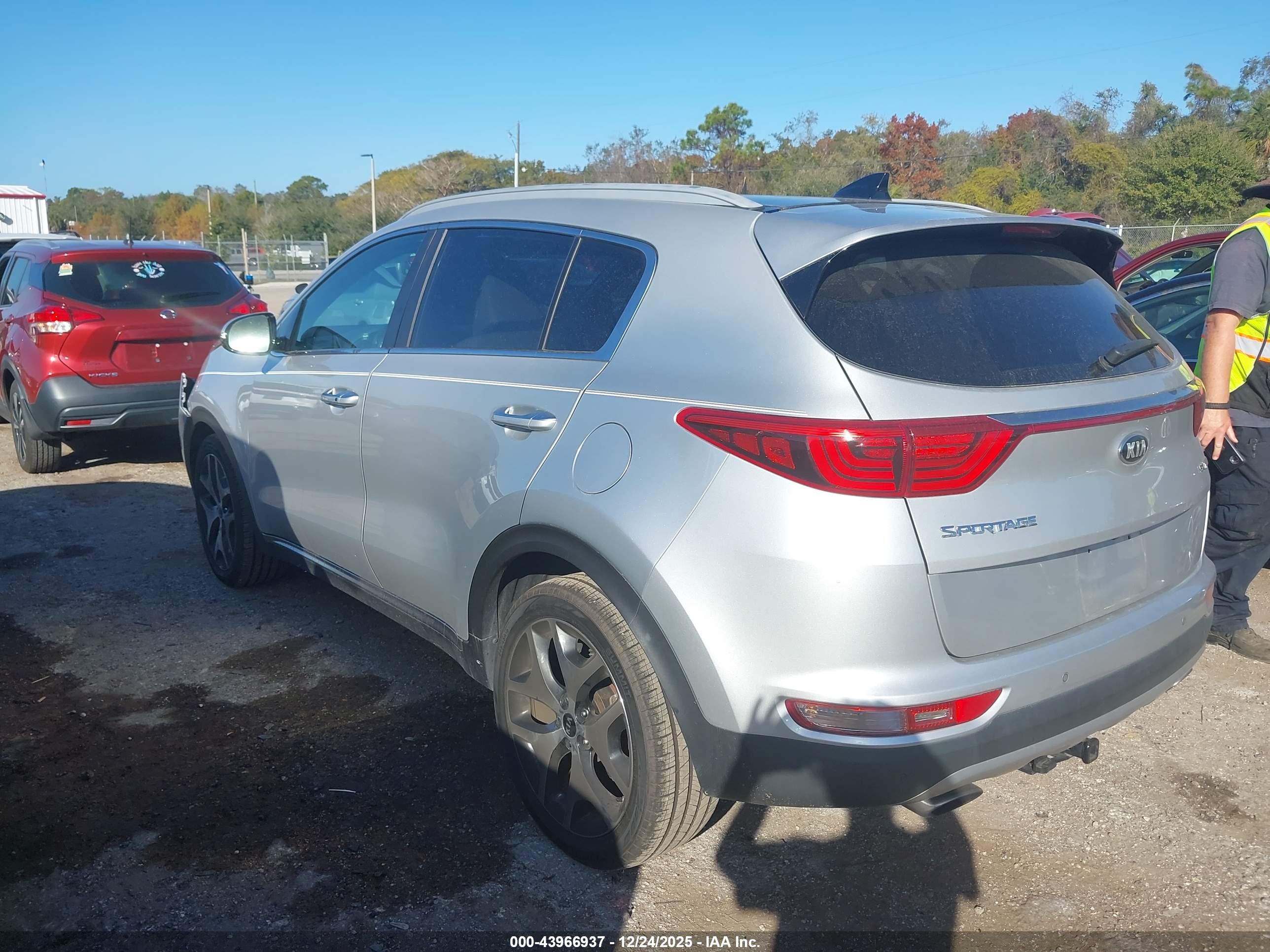 KIA SPORTAGE image 3