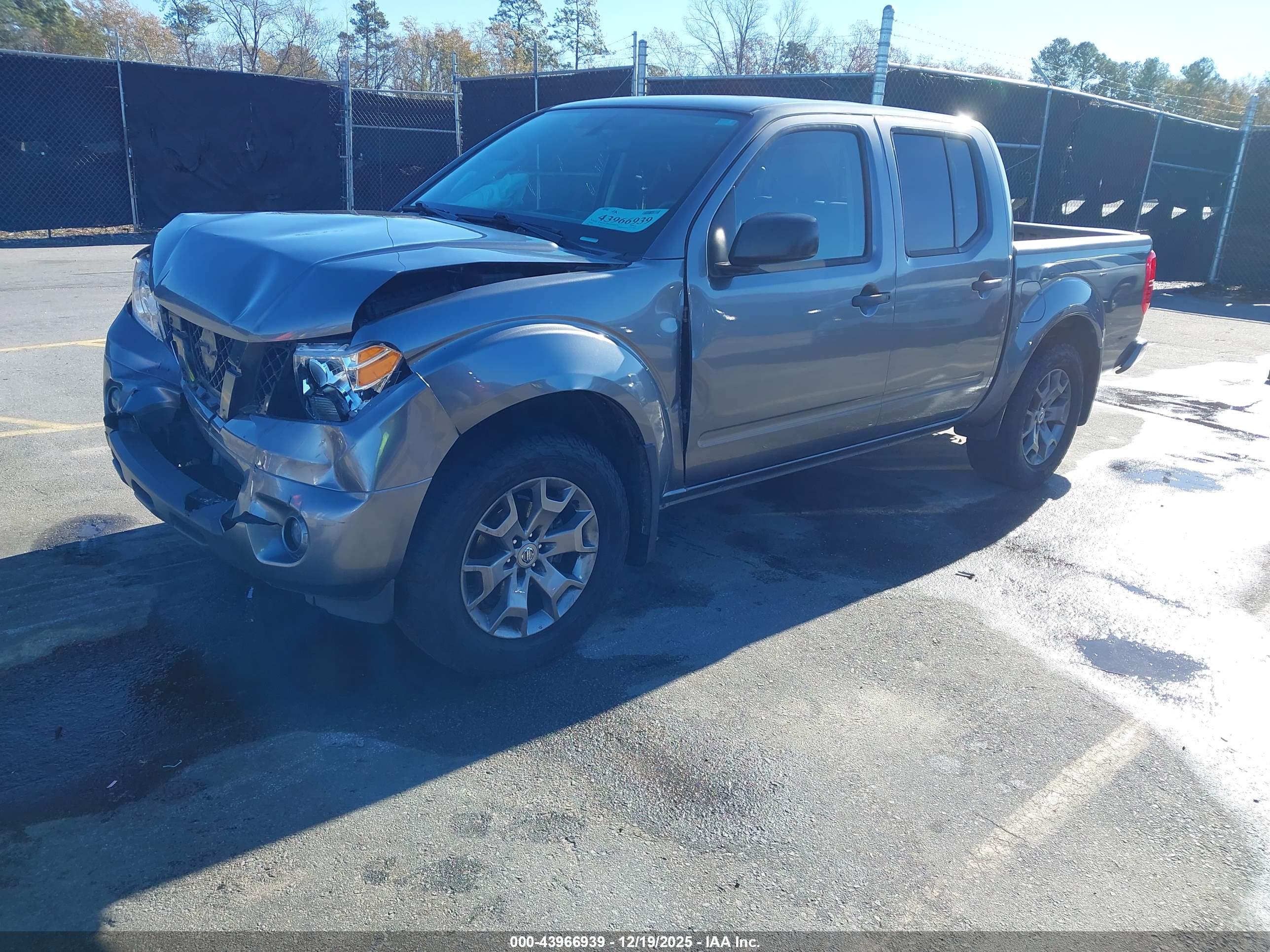 NISSAN FRONTIER image 2