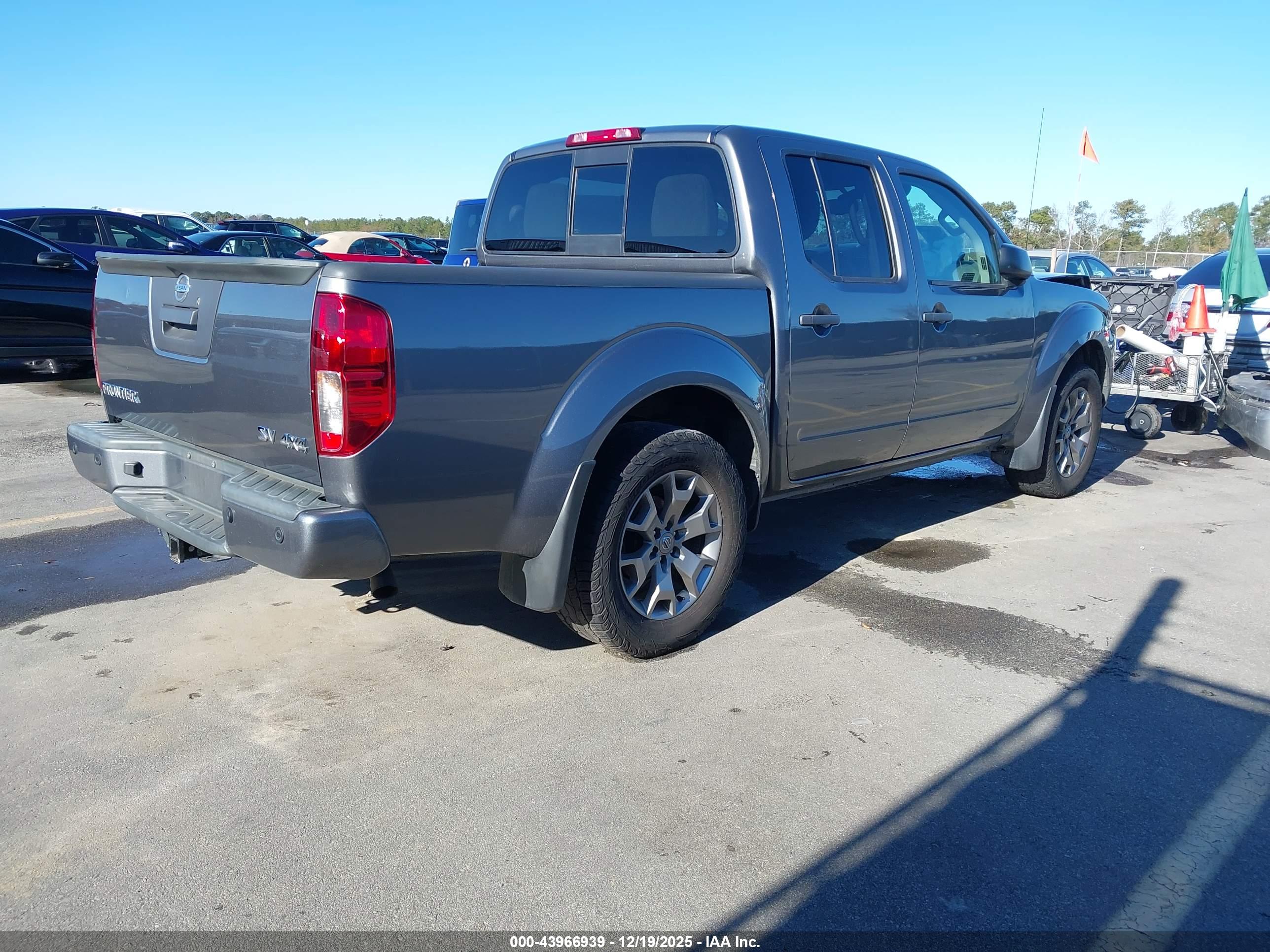 NISSAN FRONTIER image 4