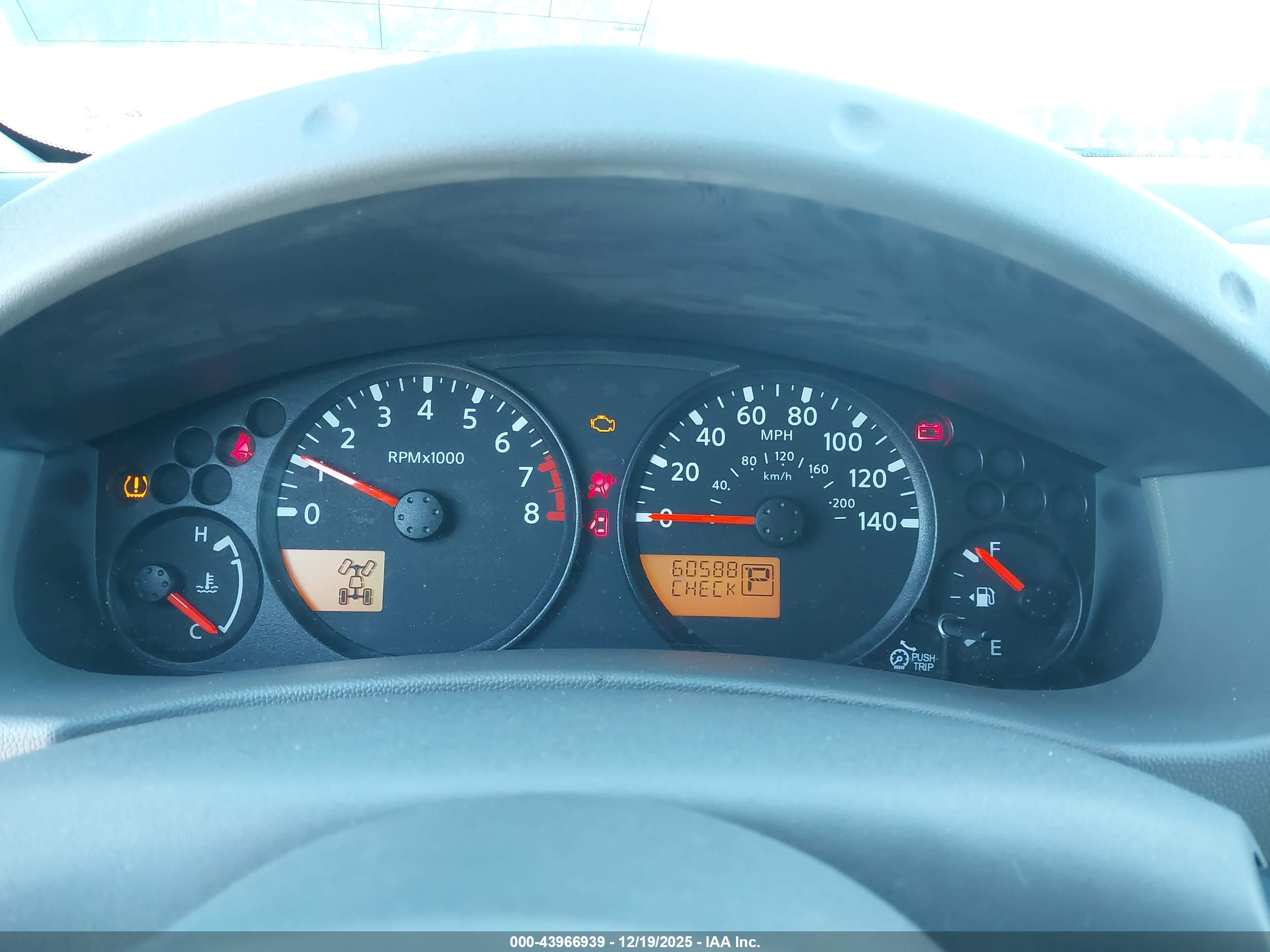 NISSAN FRONTIER image 7