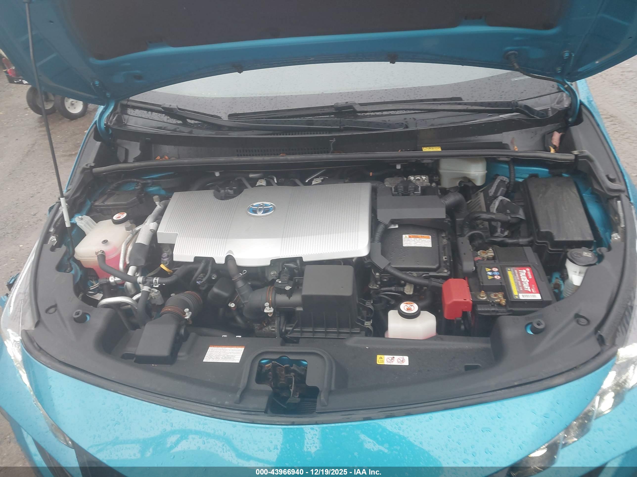 TOYOTA PRIUS image 10