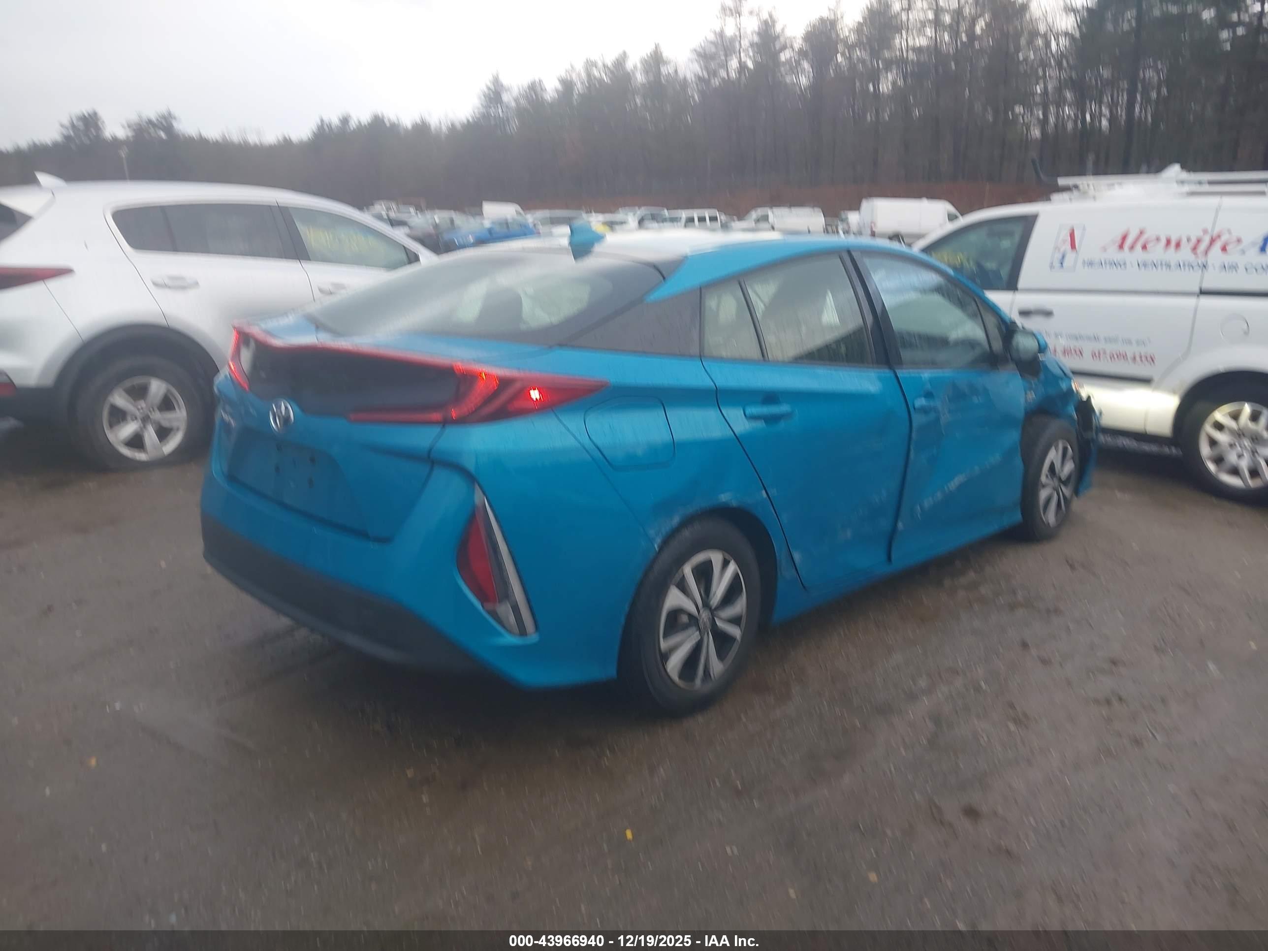 TOYOTA PRIUS image 4