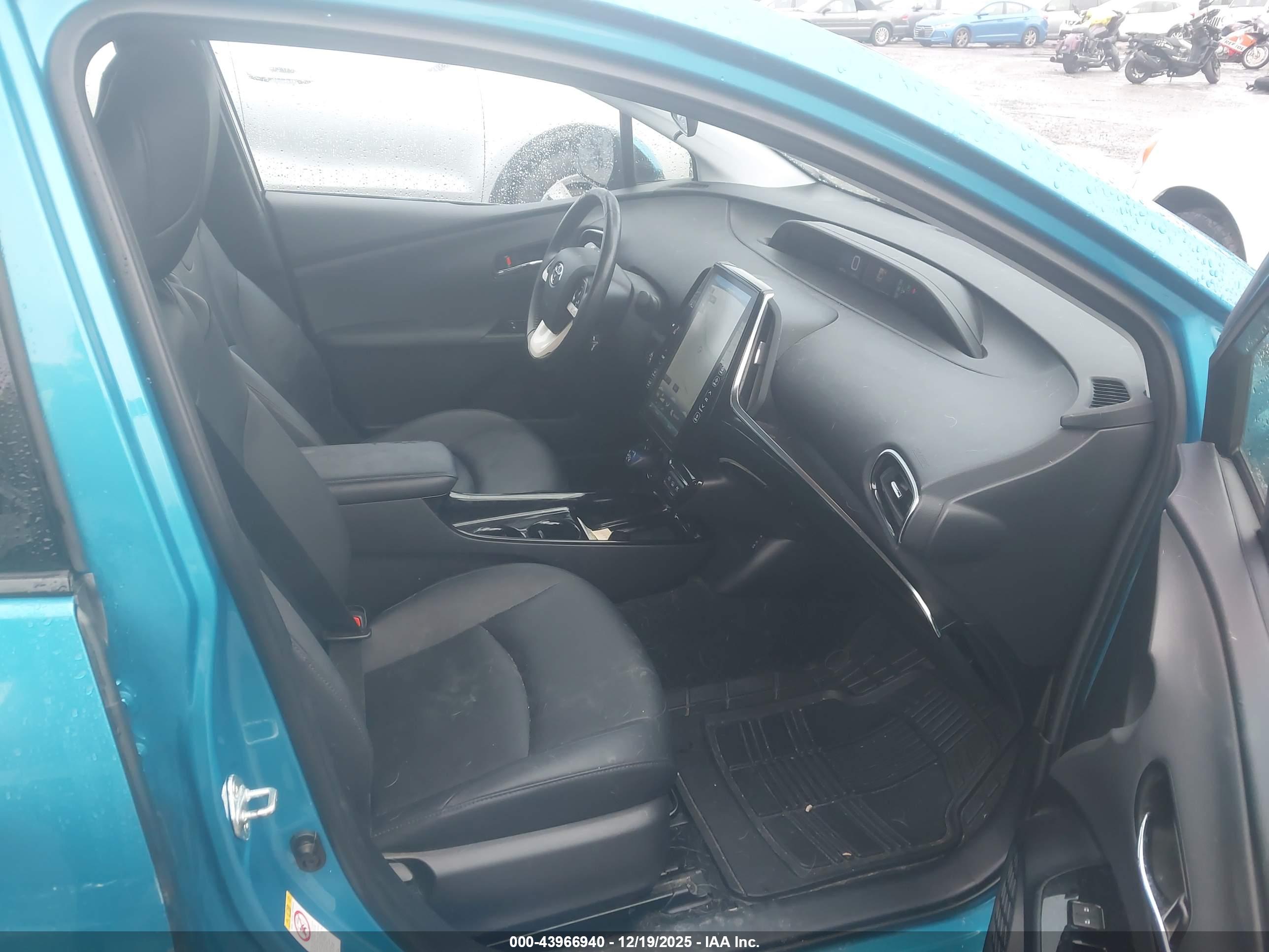 TOYOTA PRIUS image 5