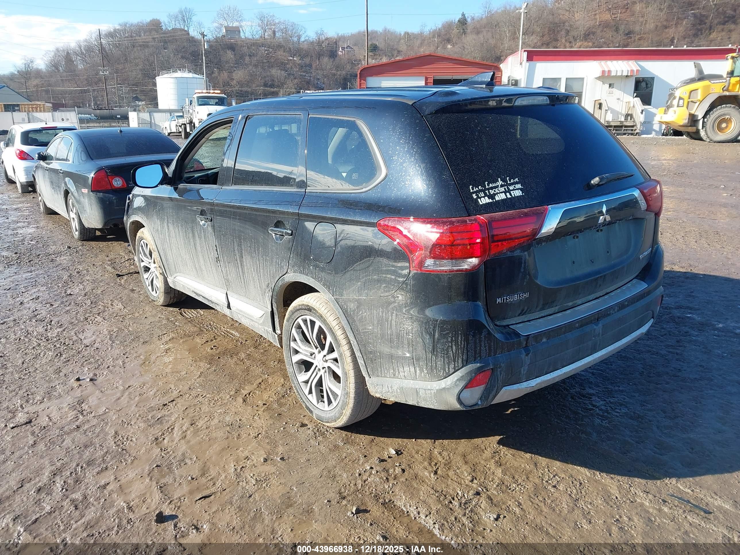 MITSUBISHI OUTLANDER image 3