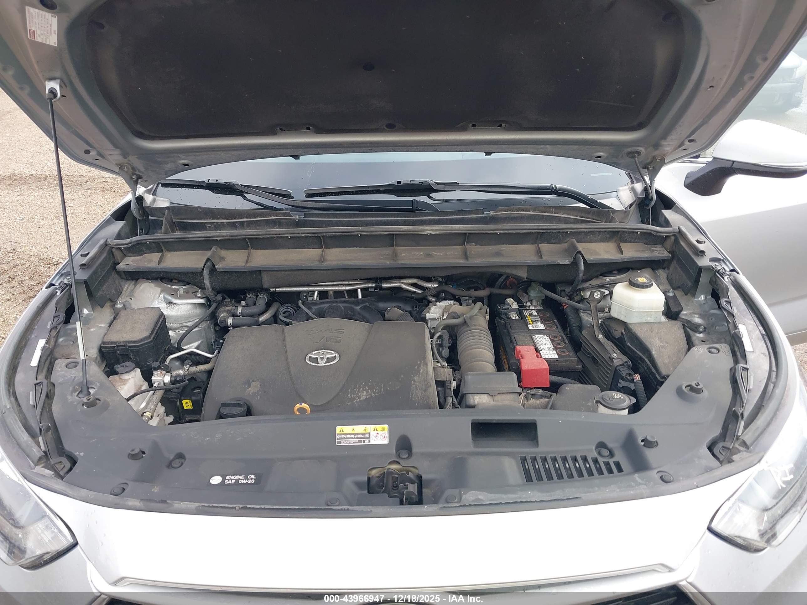 TOYOTA HIGHLANDER image 10