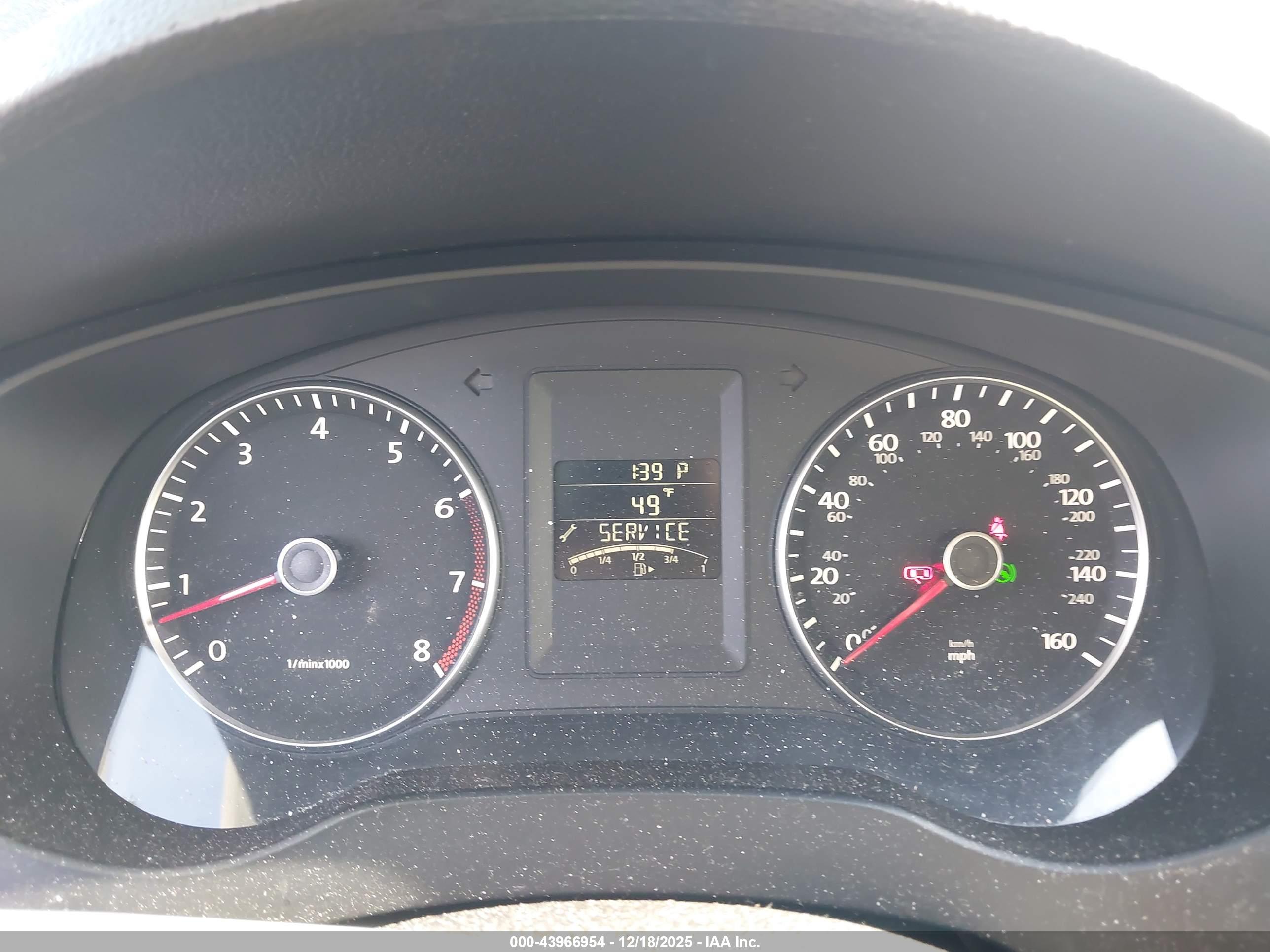 VOLKSWAGEN JETTA image 7