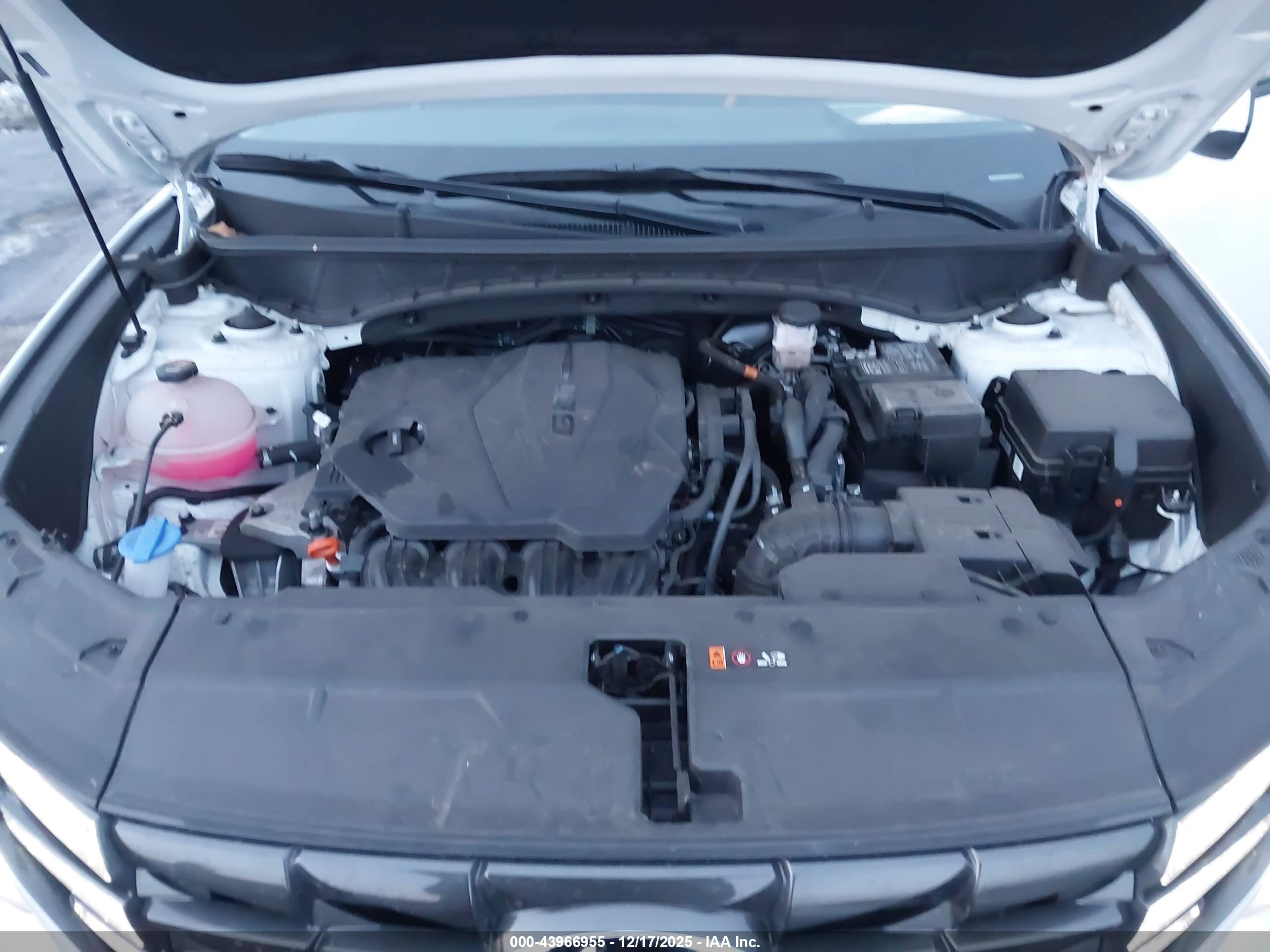 HYUNDAI TUCSON image 10