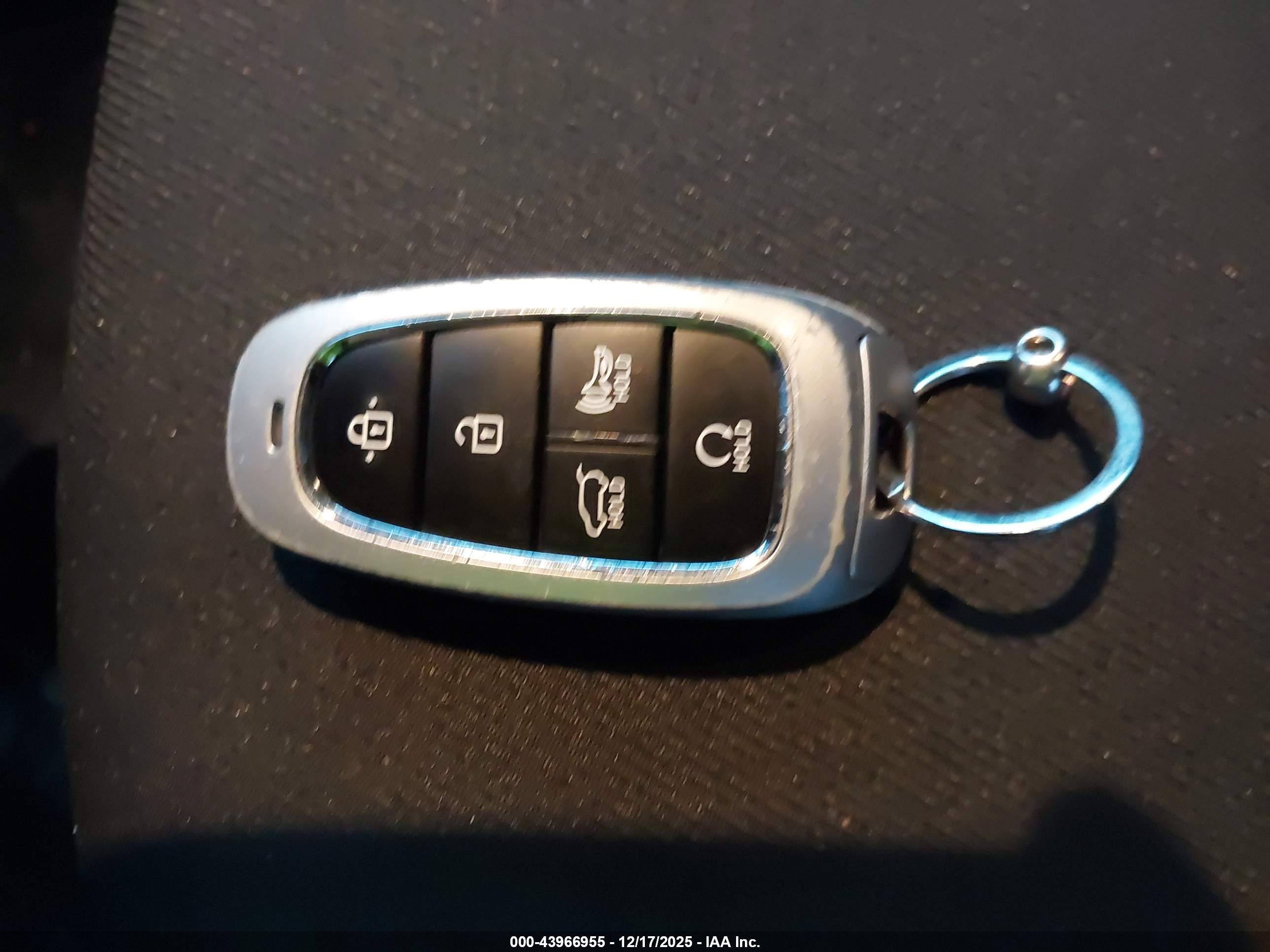 HYUNDAI TUCSON image 11