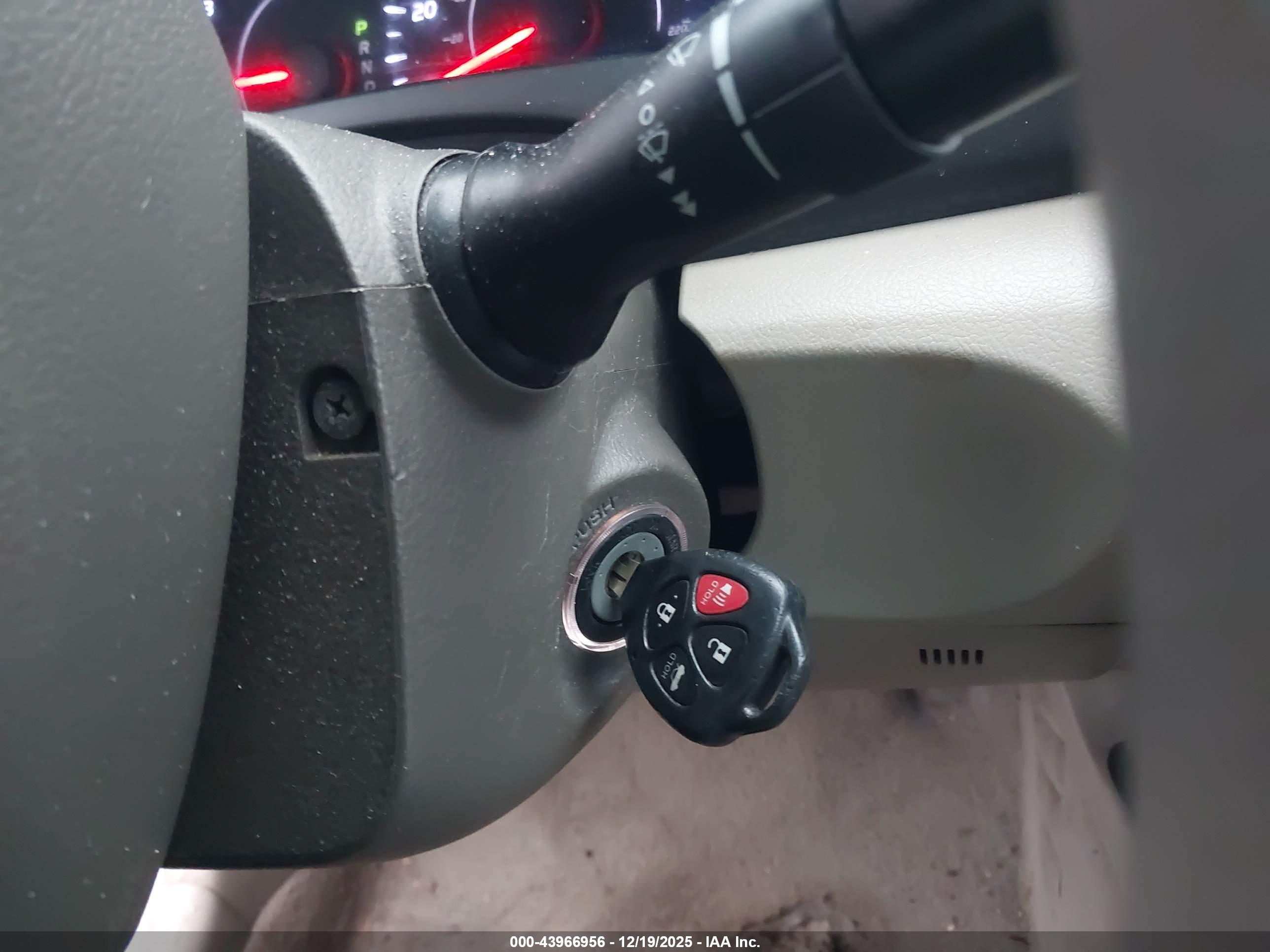TOYOTA CAMRY image 11