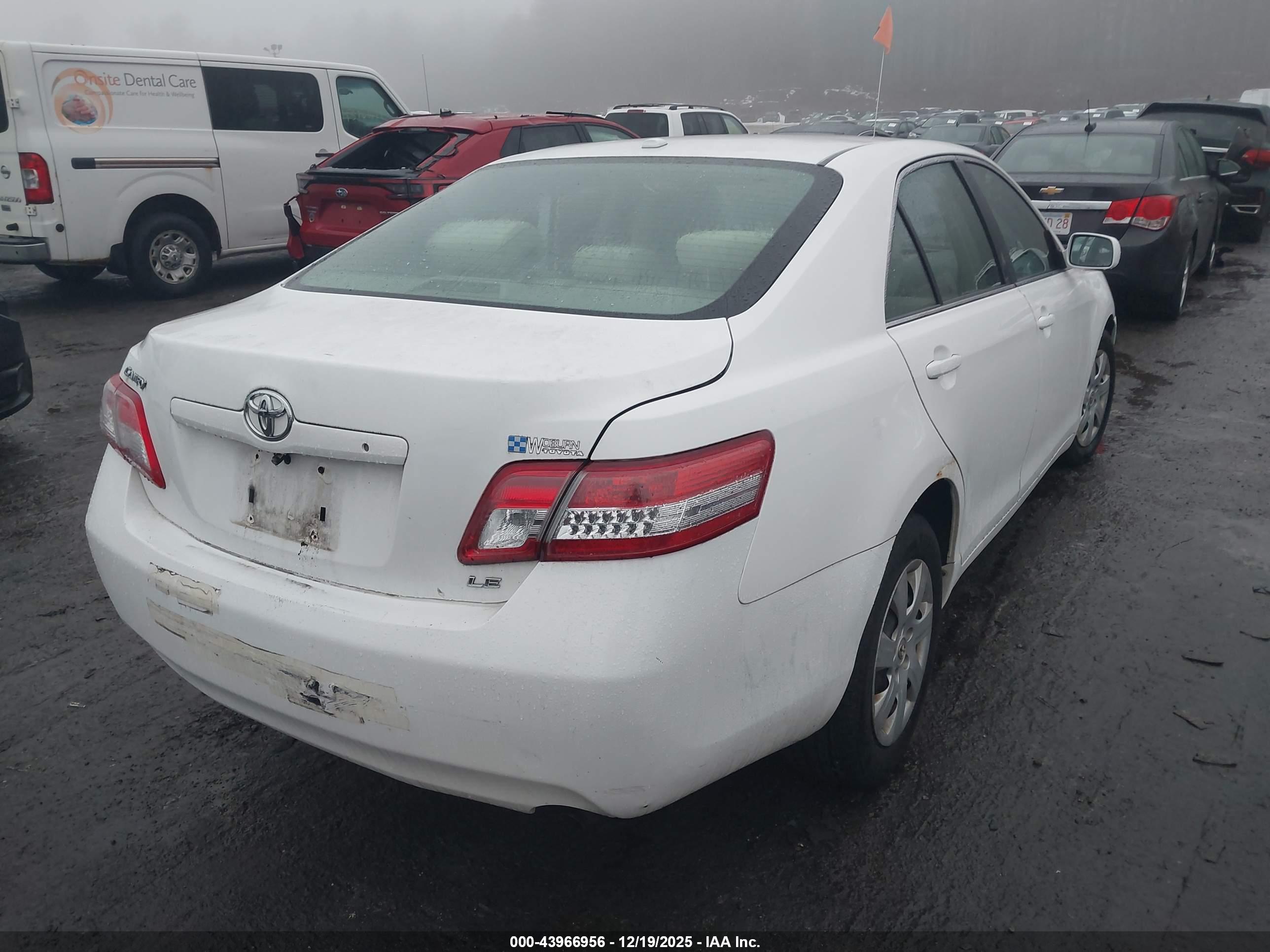 TOYOTA CAMRY image 4