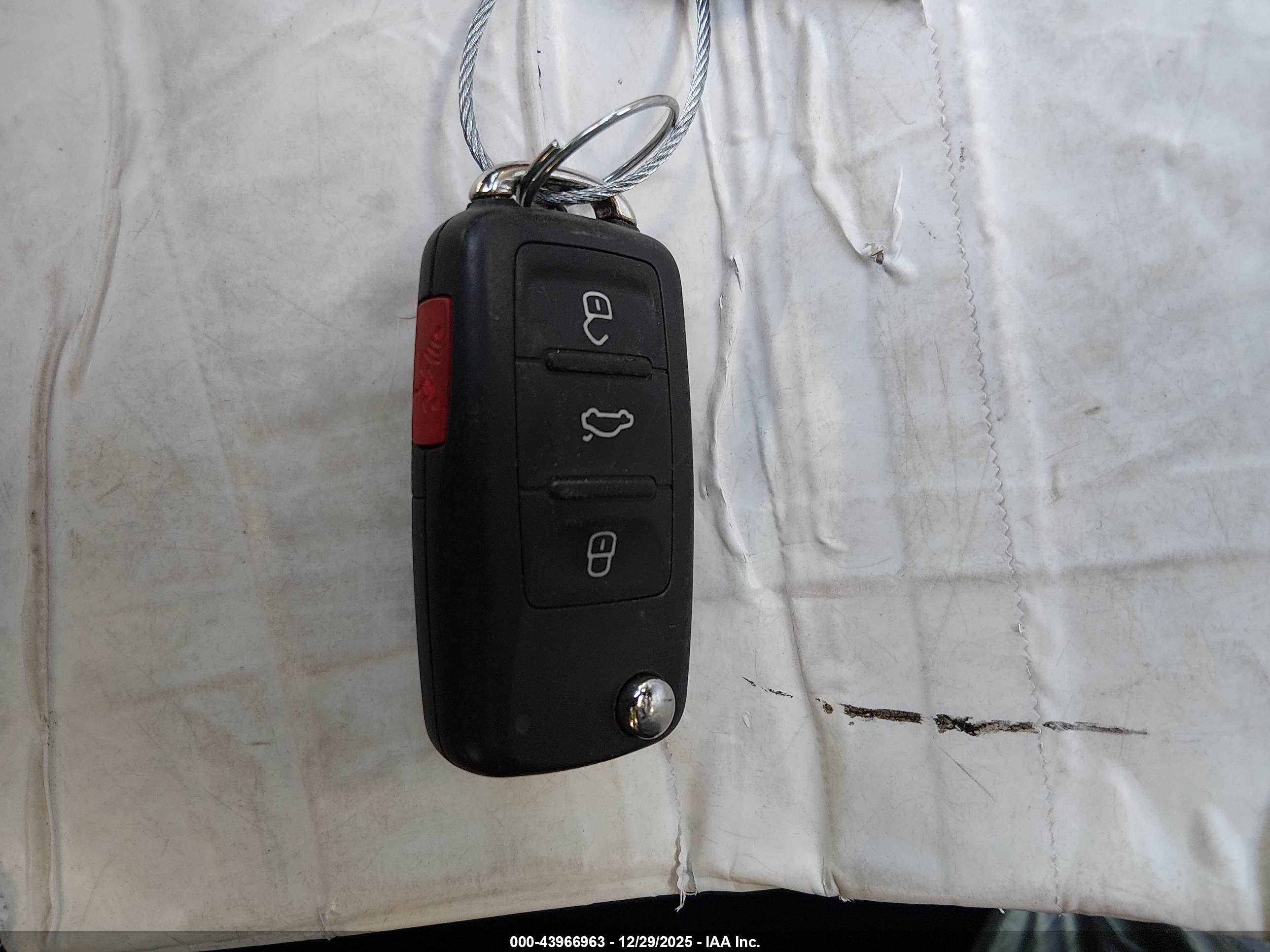 VOLKSWAGEN PASSAT image 11