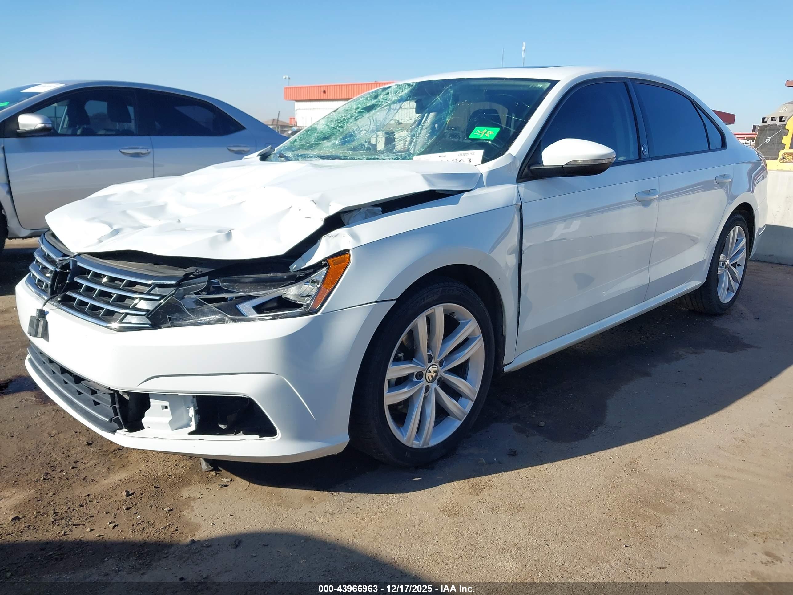 VOLKSWAGEN PASSAT image 2