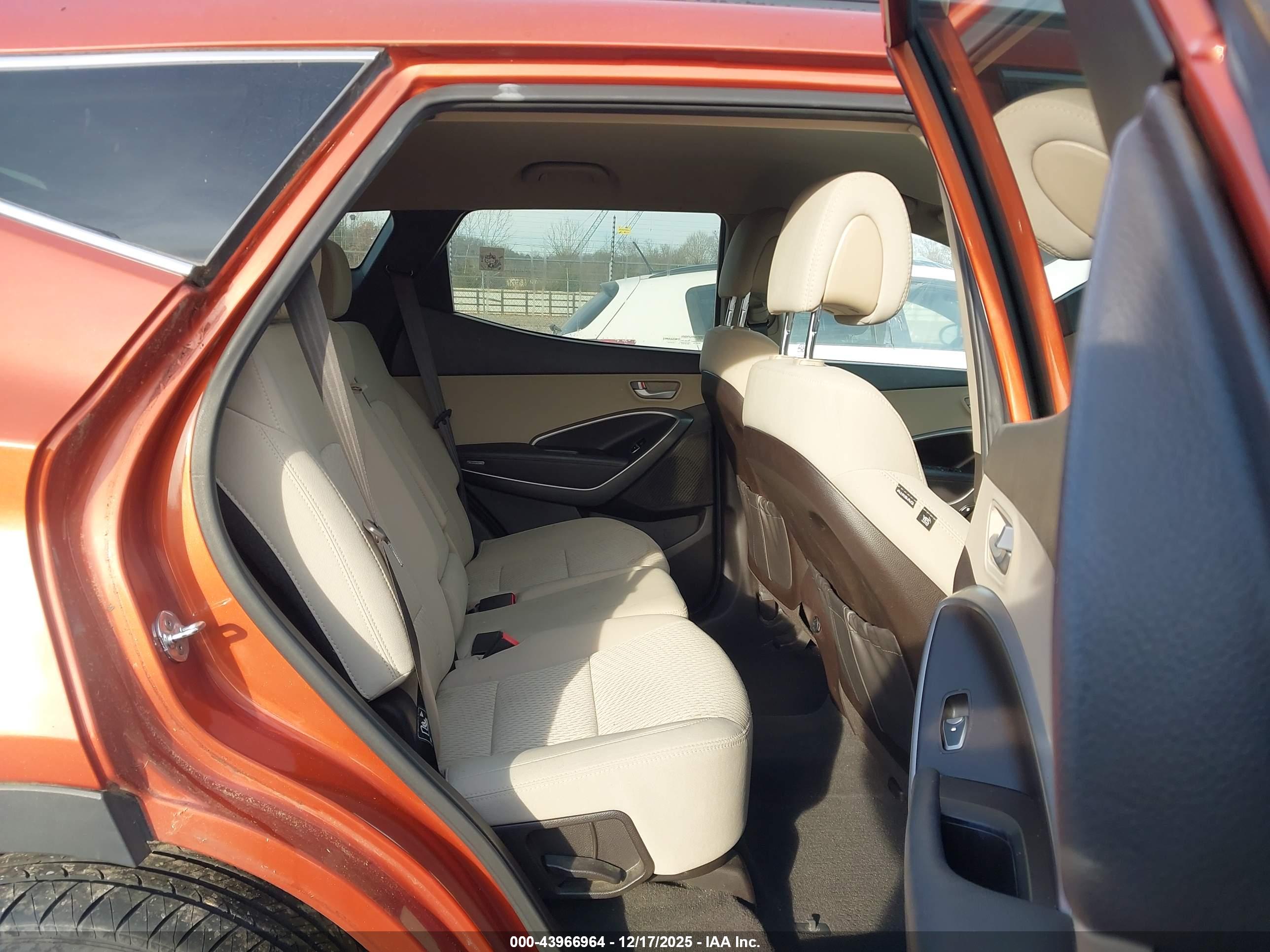 HYUNDAI SANTA image 8