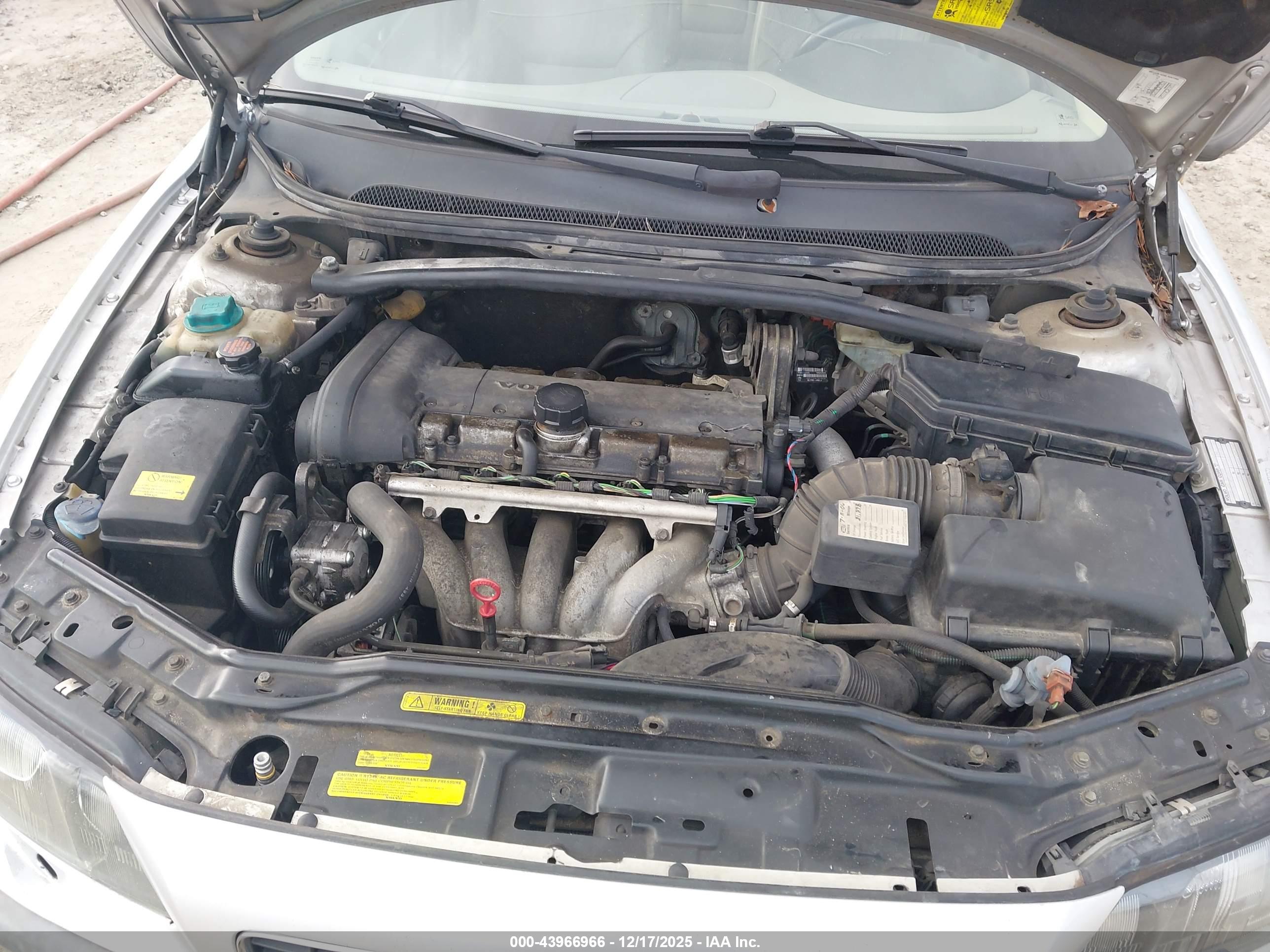 VOLVO S60 image 10