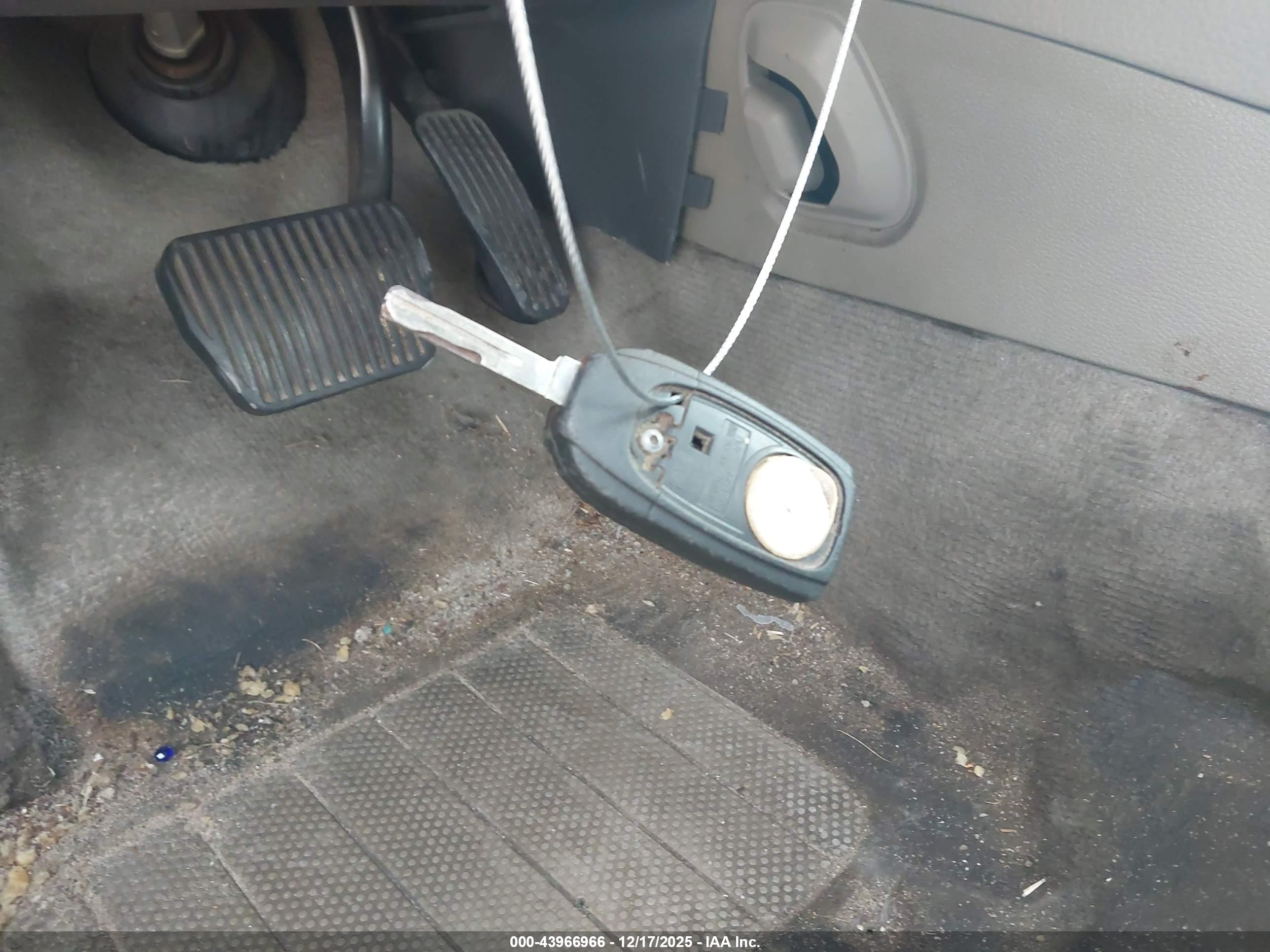 VOLVO S60 image 11