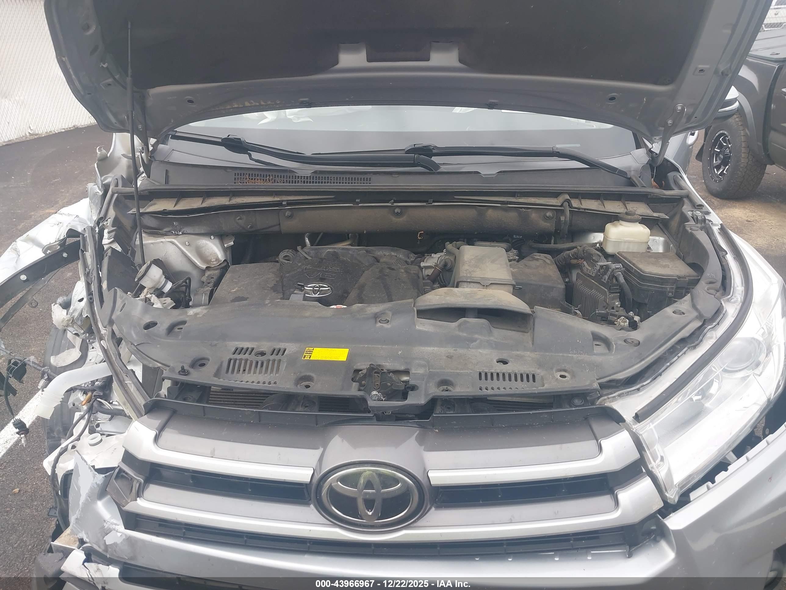 TOYOTA HIGHLANDER image 10