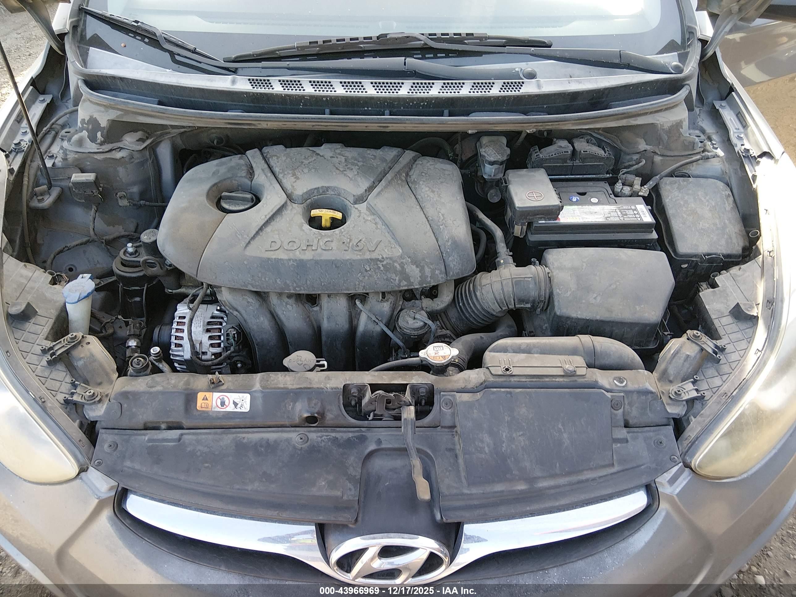 HYUNDAI ELANTRA image 10