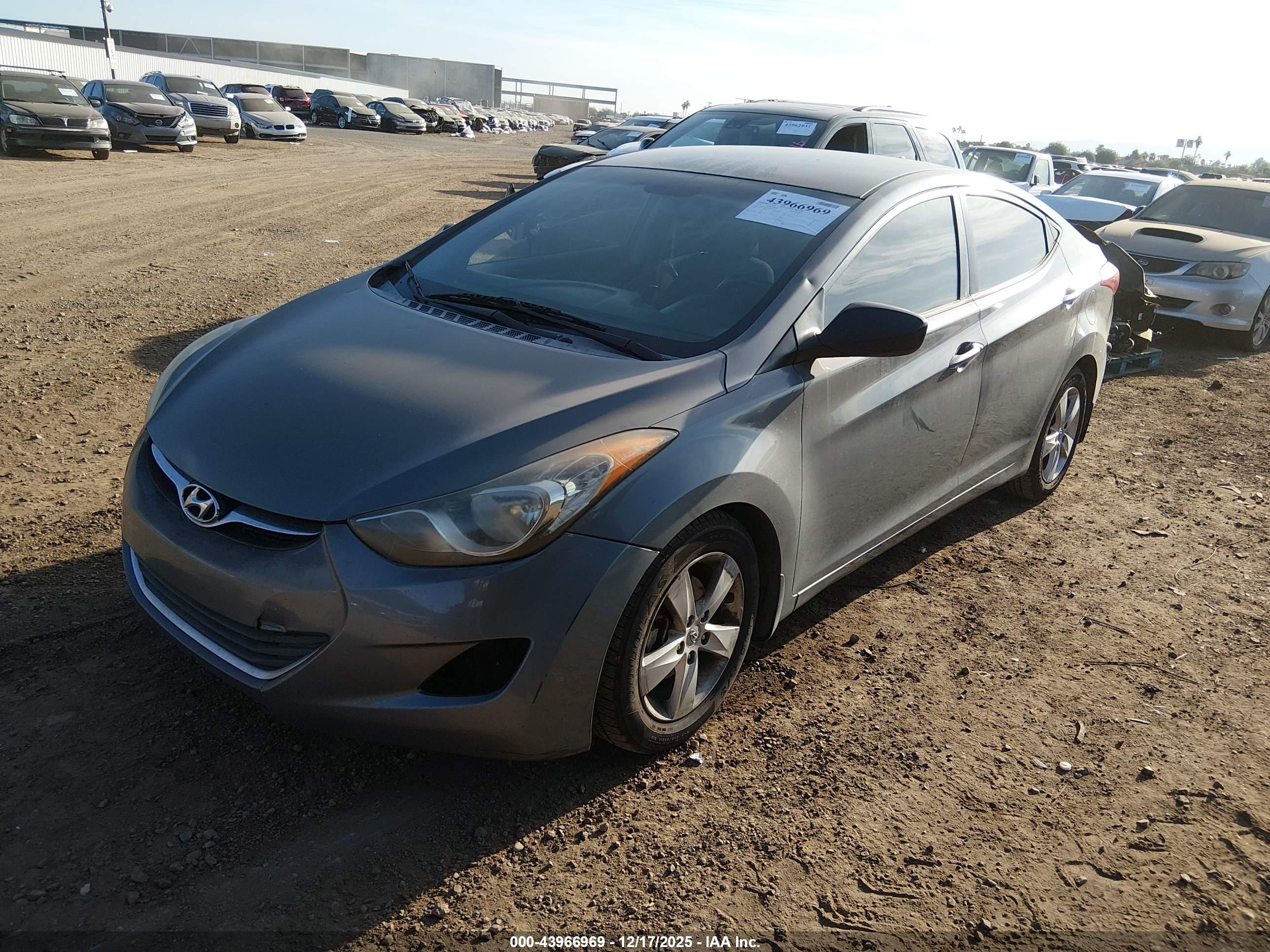 HYUNDAI ELANTRA image 2