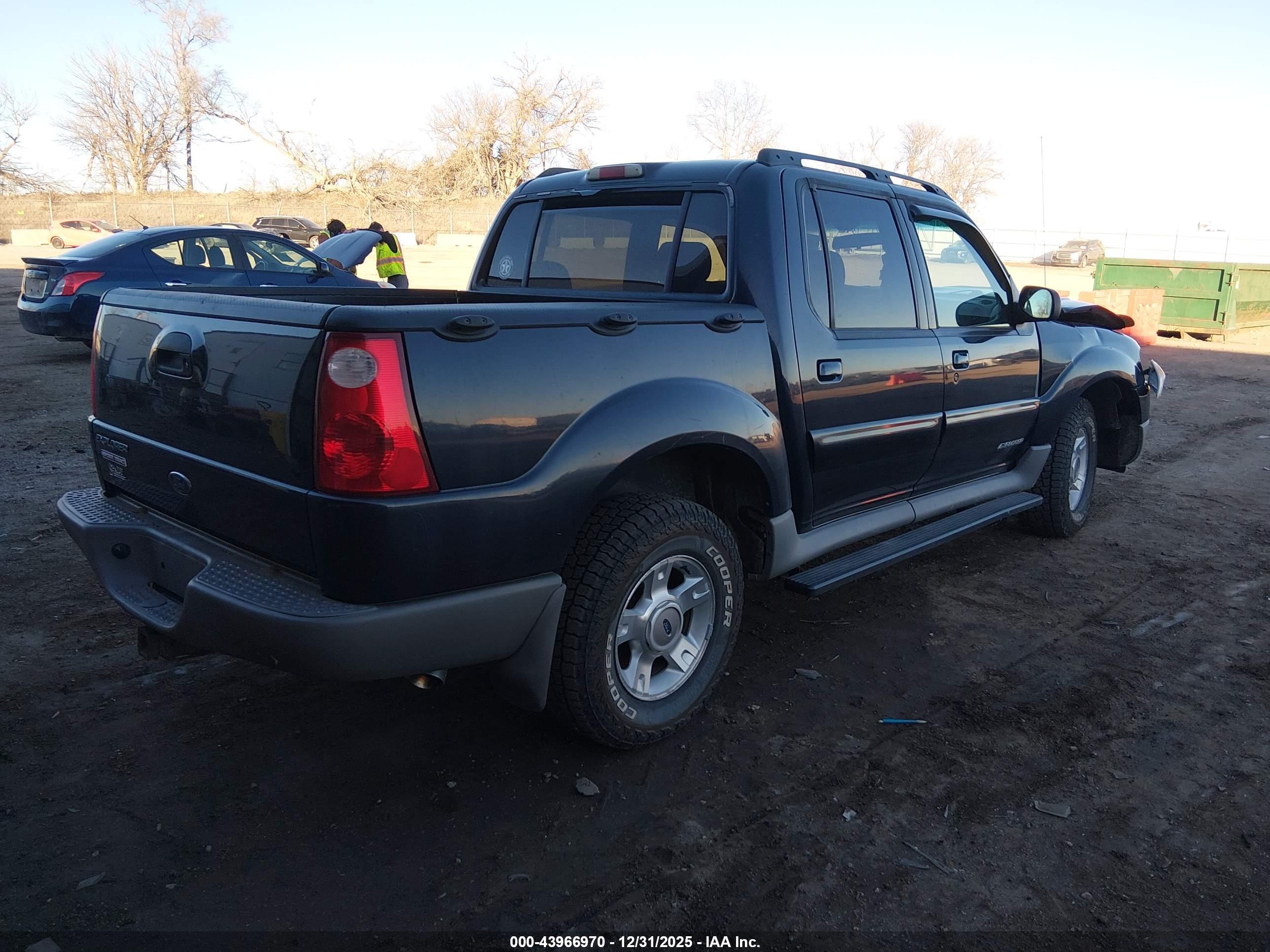 FORD EXPLORER image 4