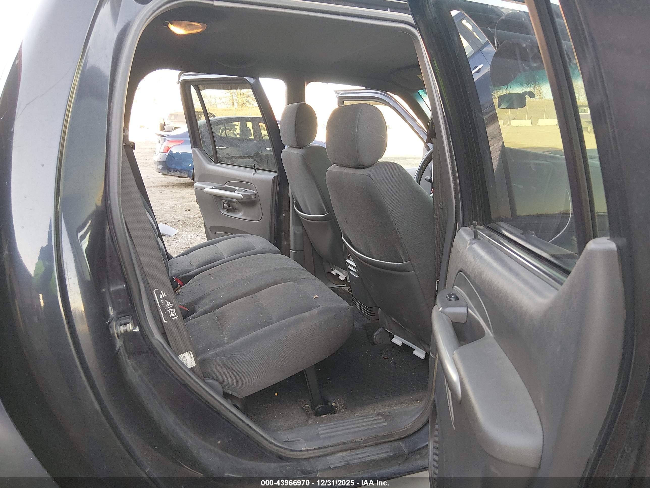 FORD EXPLORER image 8