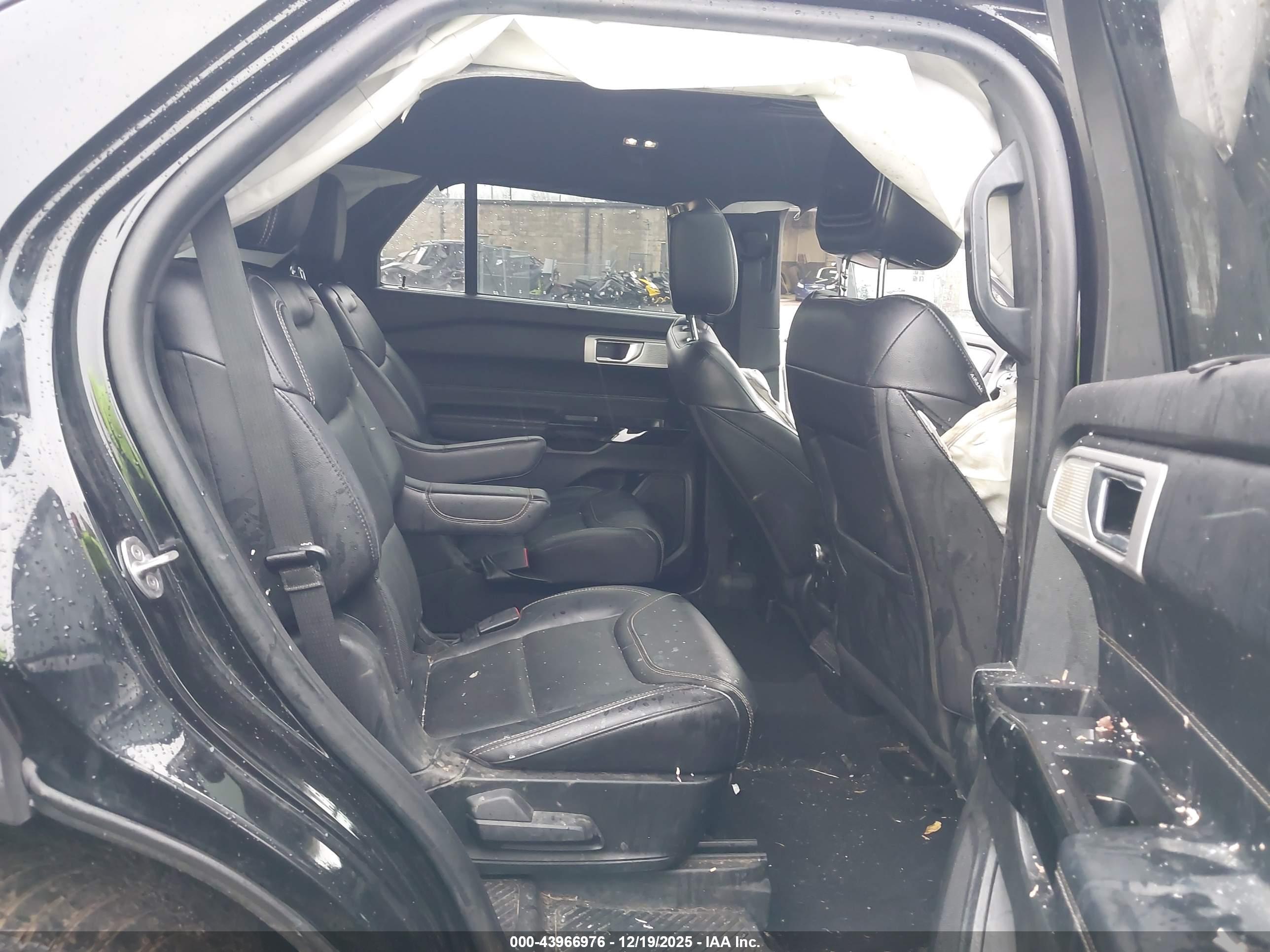 FORD EXPLORER image 8