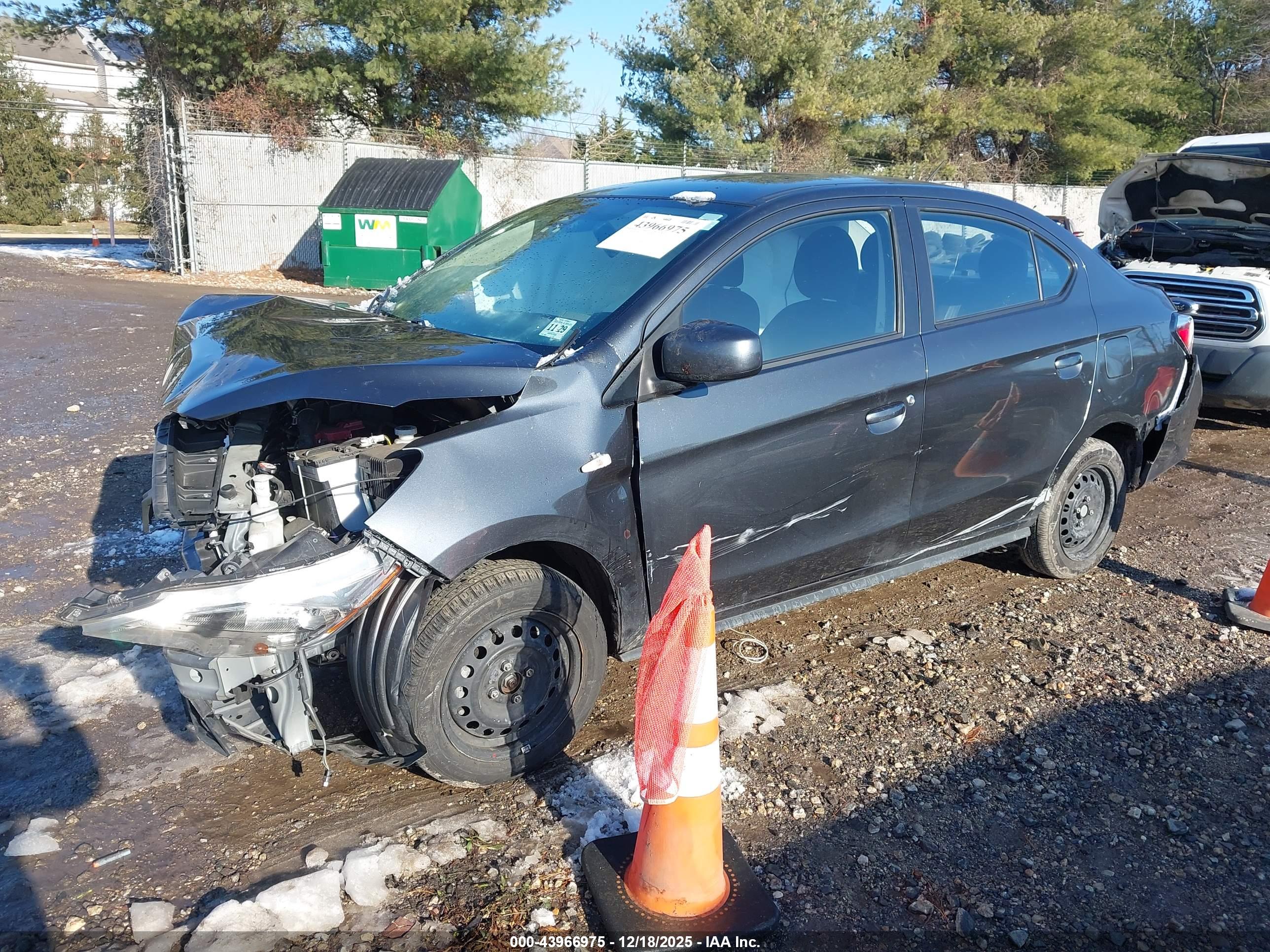 MITSUBISHI MIRAGE image 2