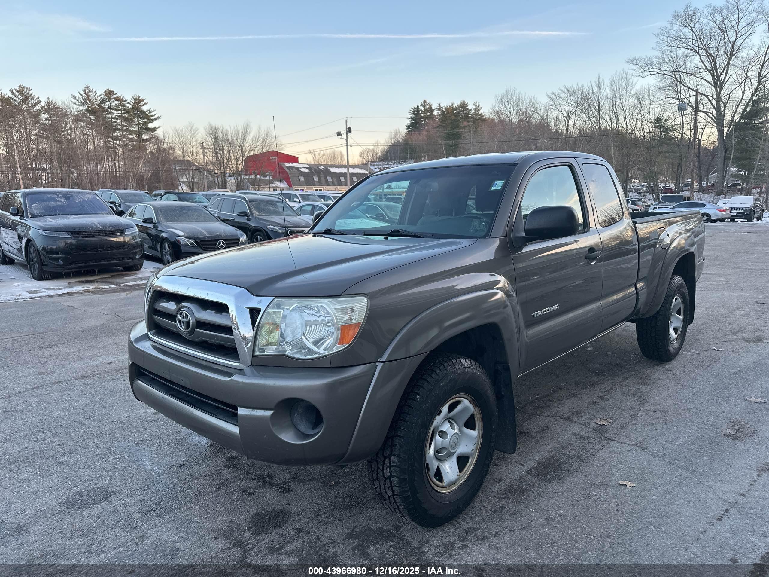 TOYOTA TACOMA image 2