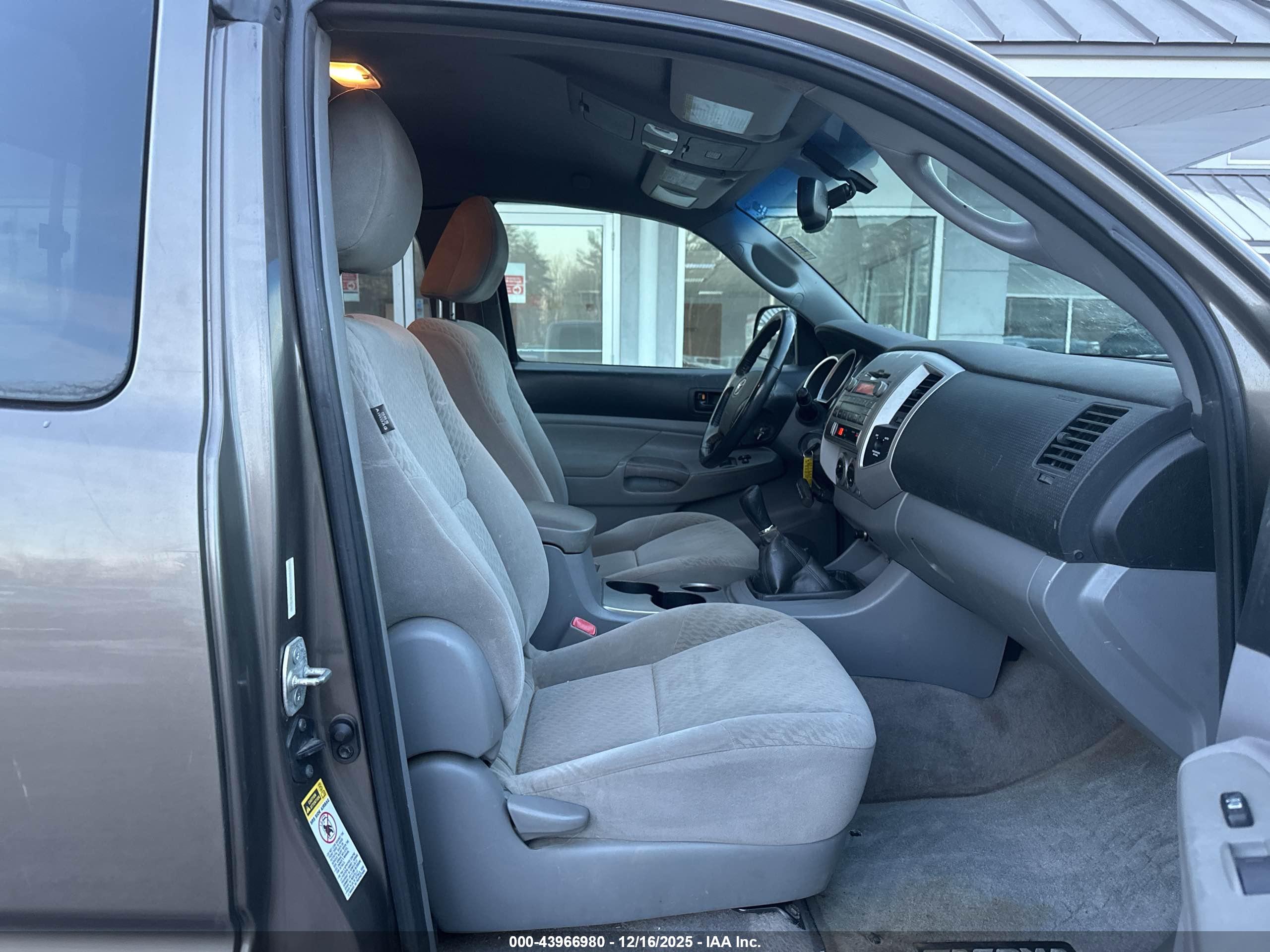 TOYOTA TACOMA image 5