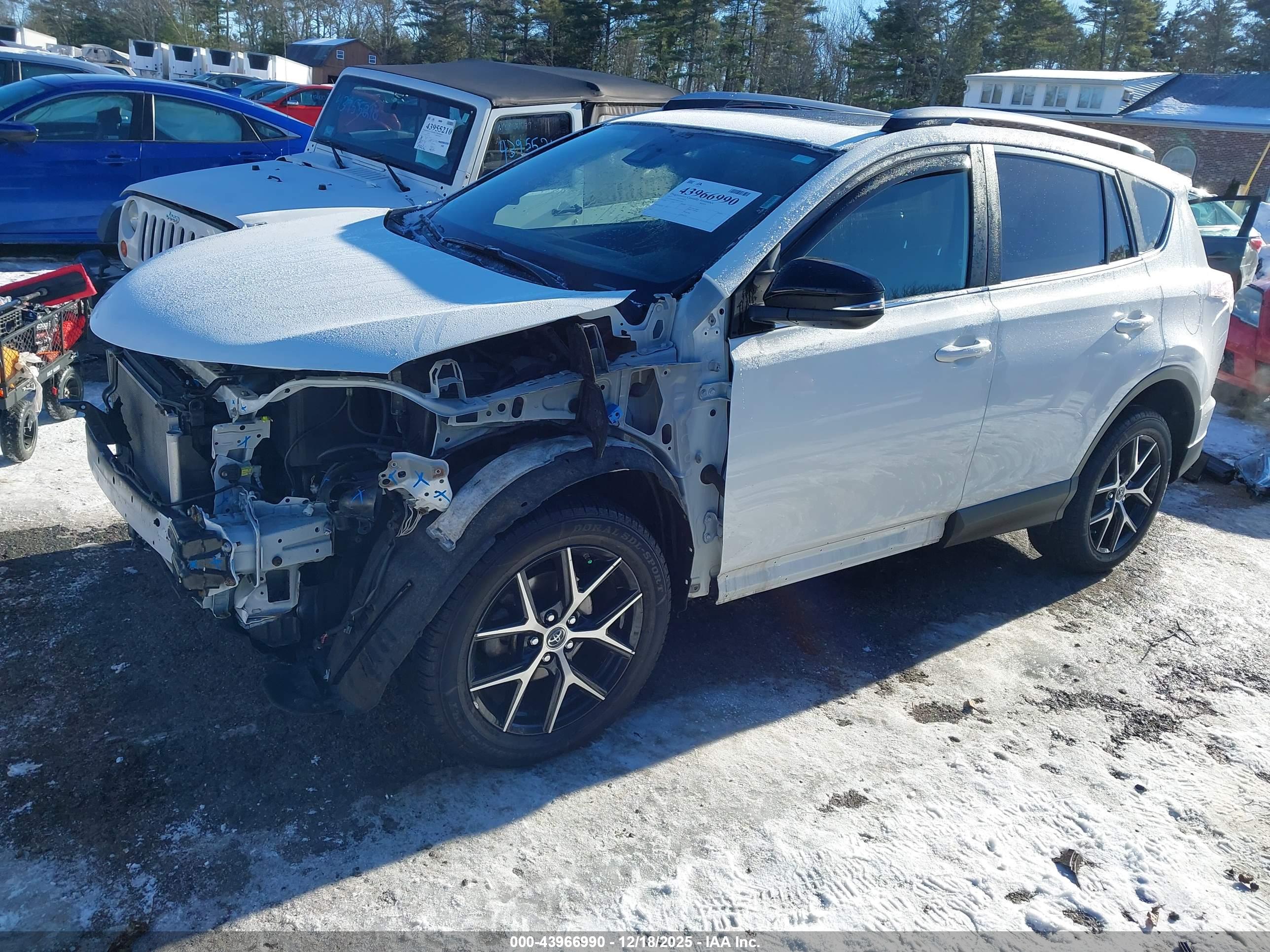 TOYOTA RAV4 image 2