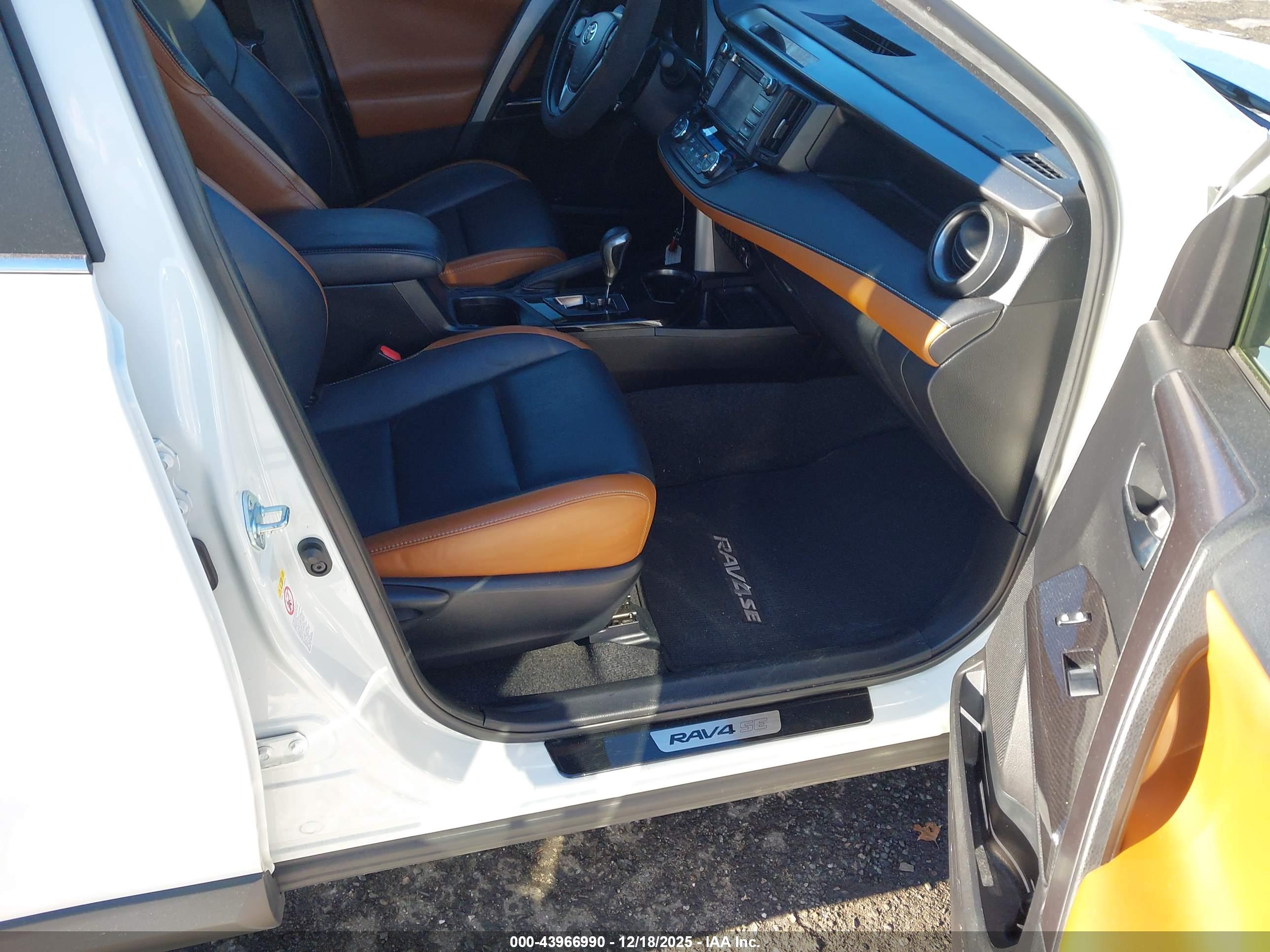 TOYOTA RAV4 image 5