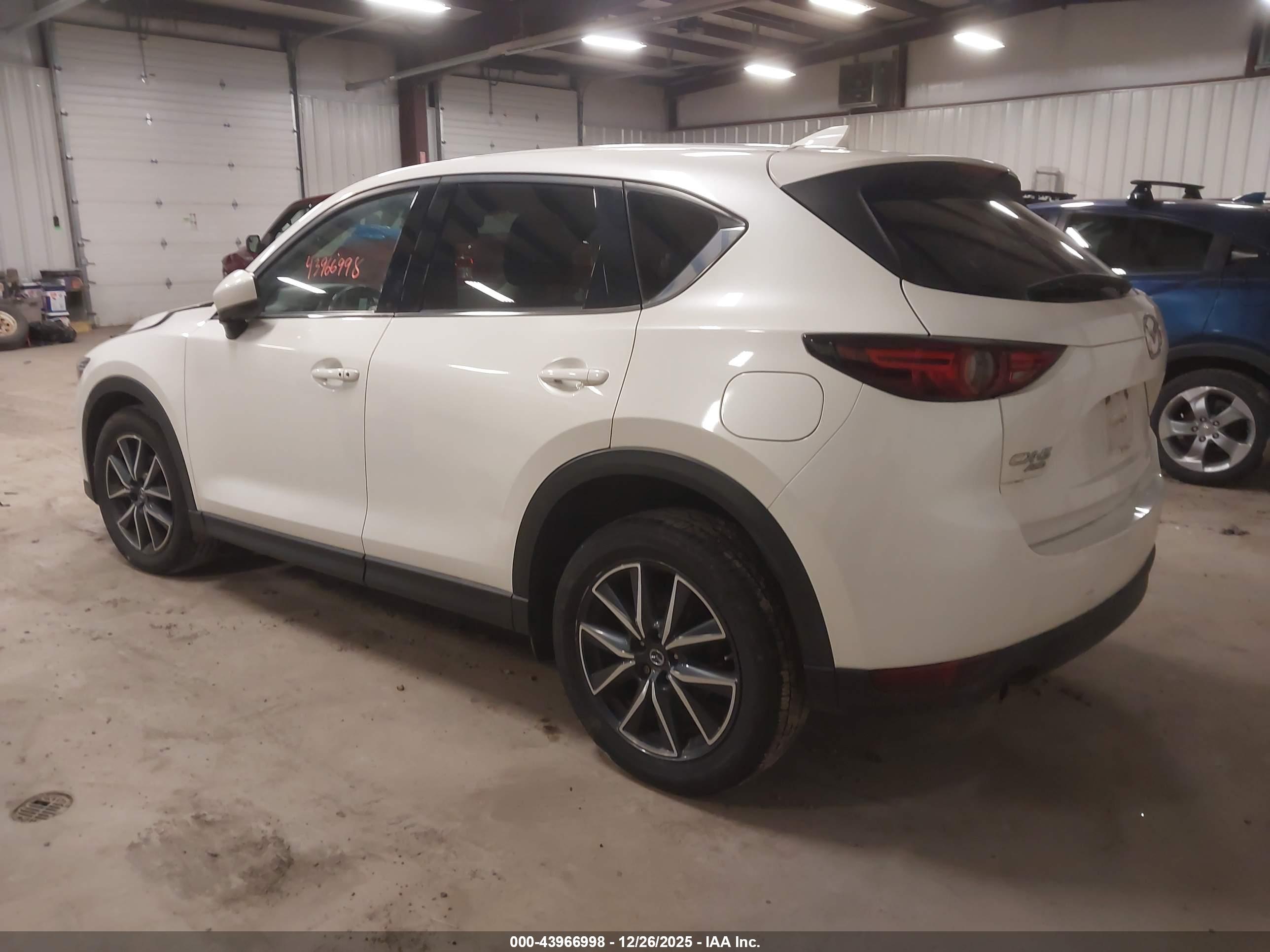 MAZDA CX-5 image 3