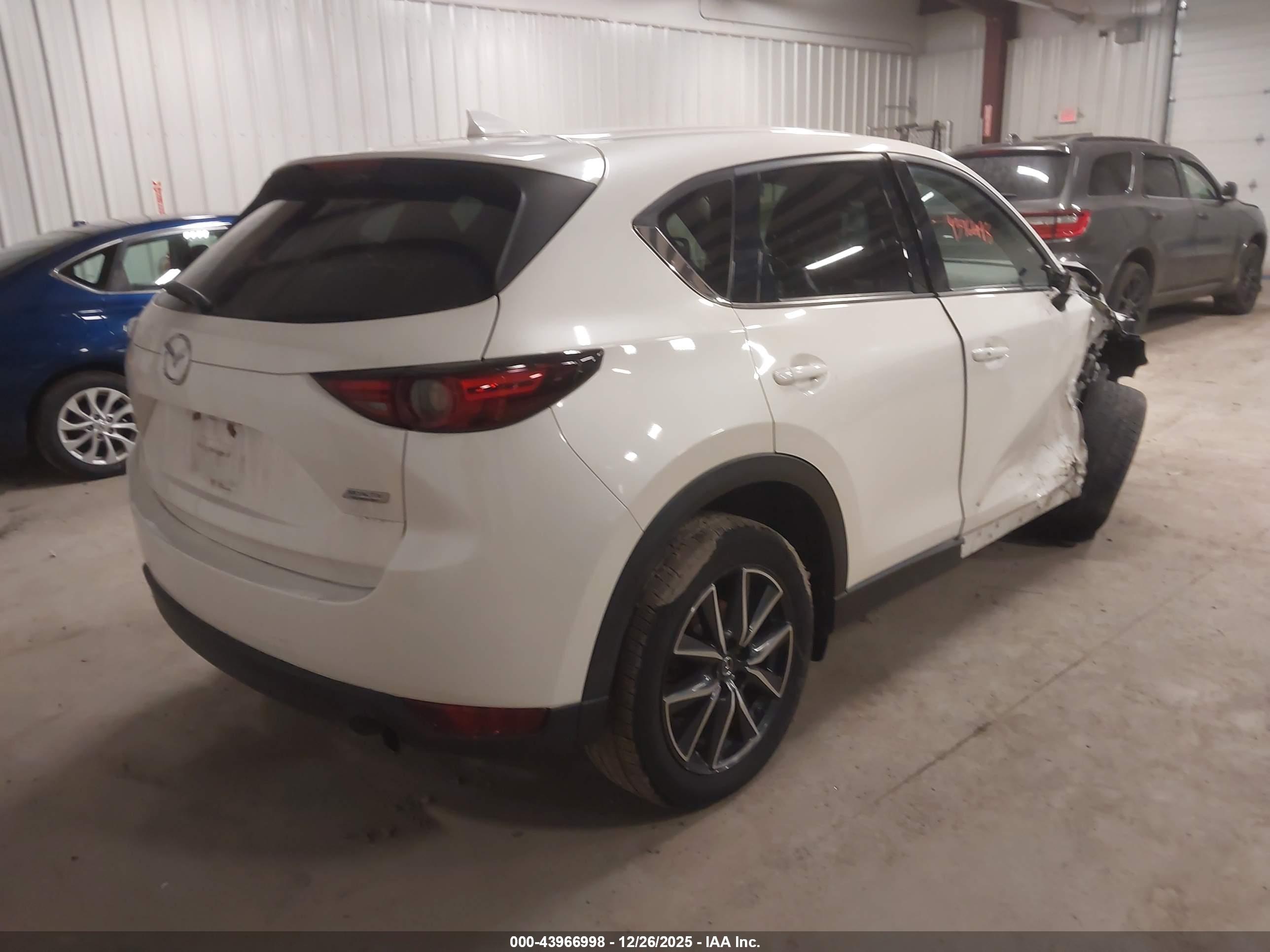 MAZDA CX-5 image 4