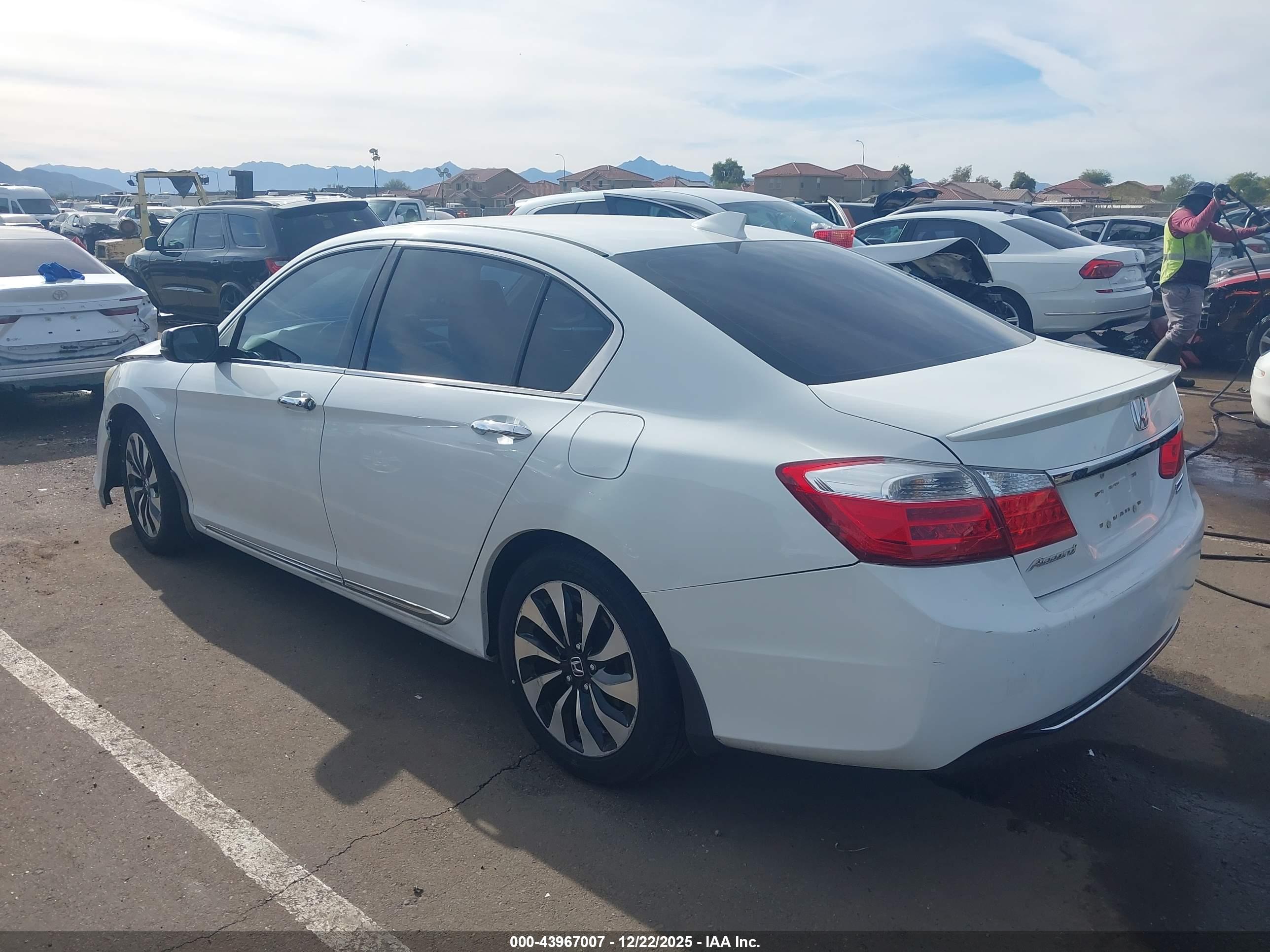 HONDA ACCORD image 3