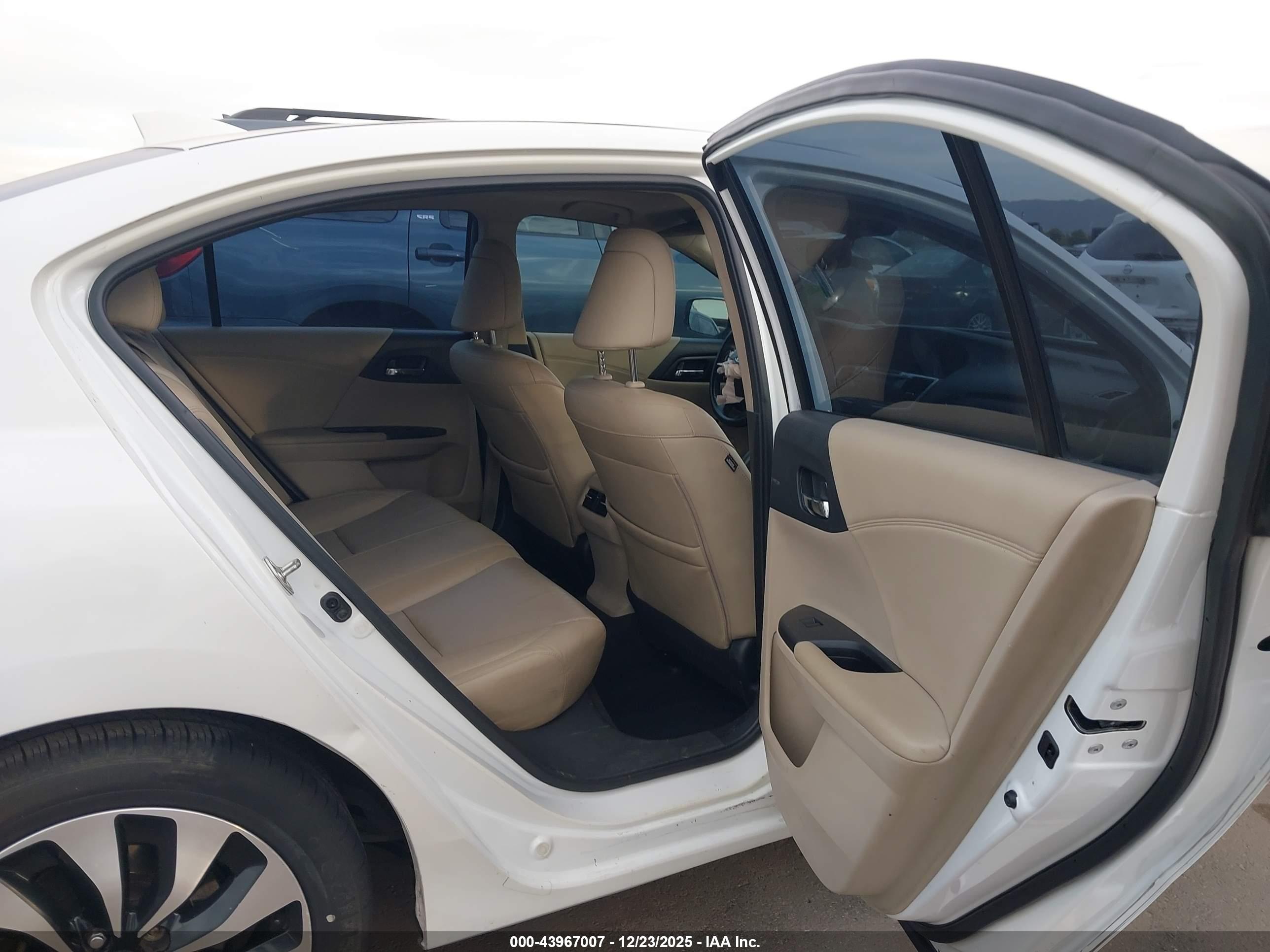 HONDA ACCORD image 8