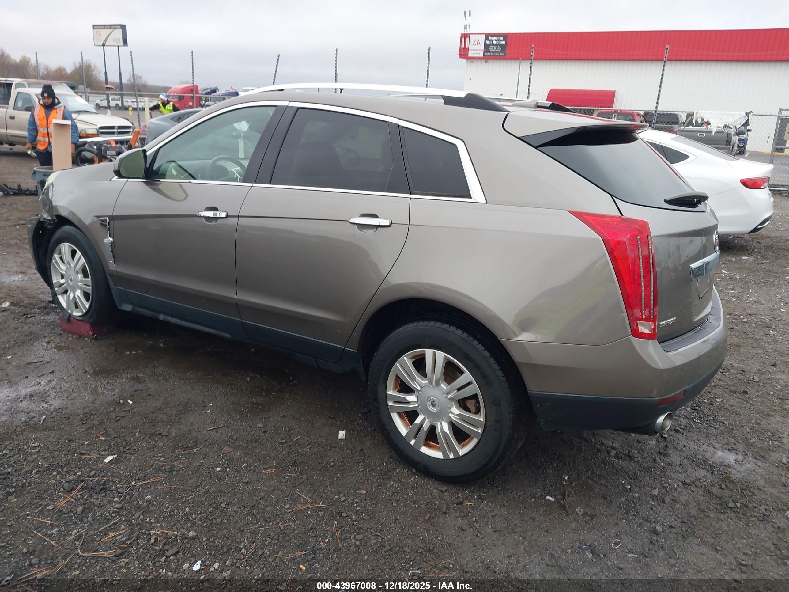 CADILLAC SRX image 3