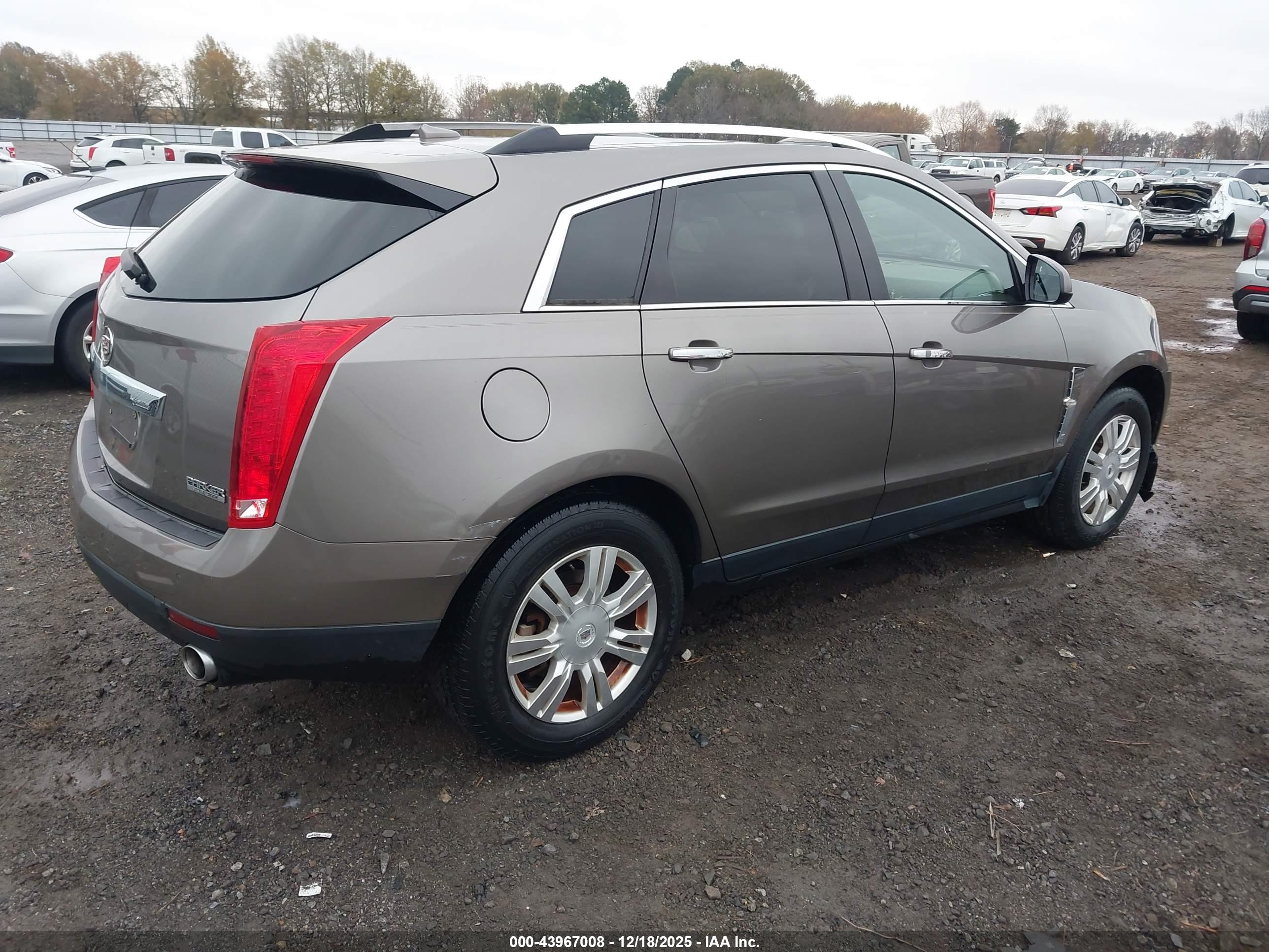 CADILLAC SRX image 4