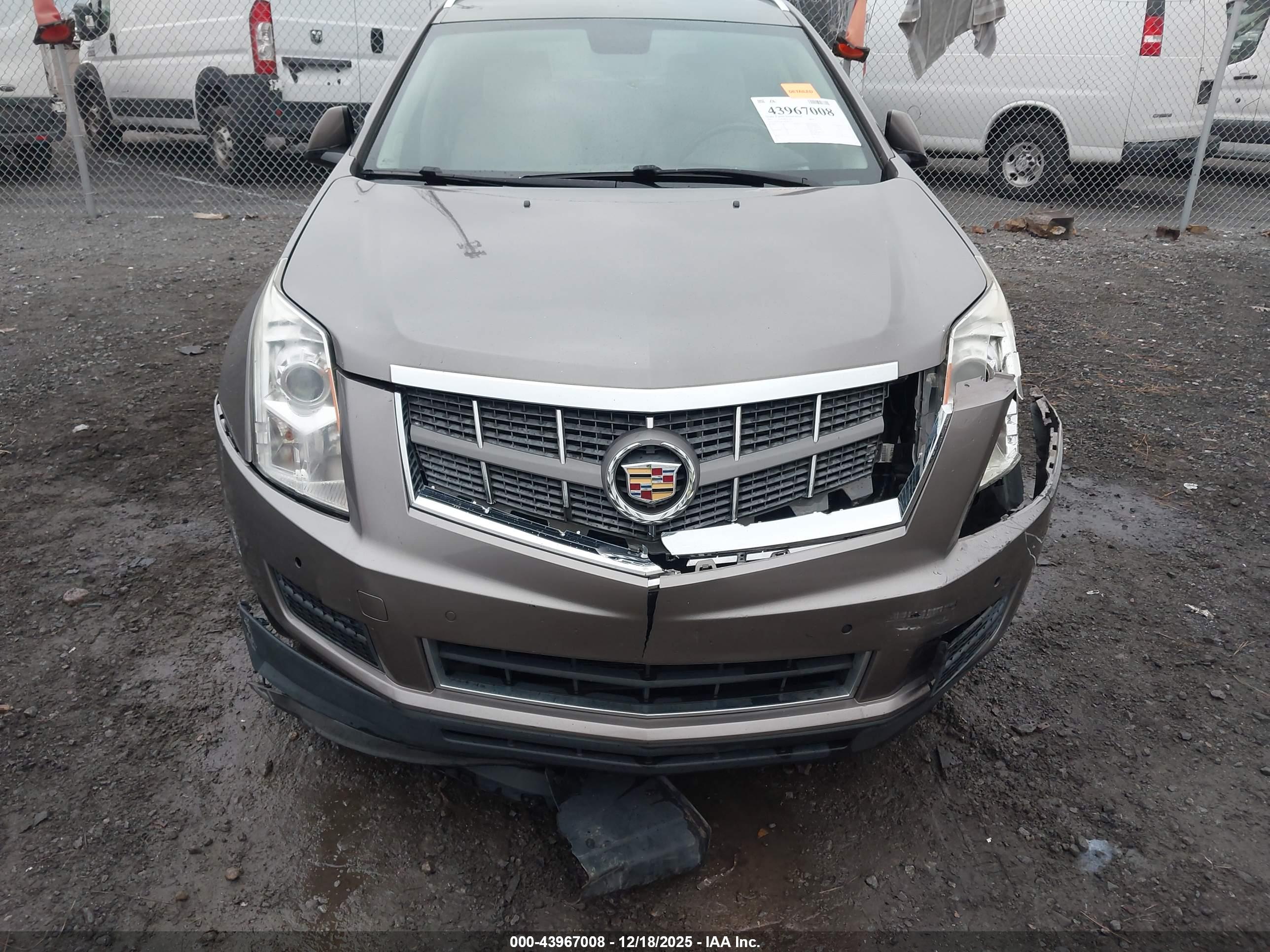 CADILLAC SRX image 6