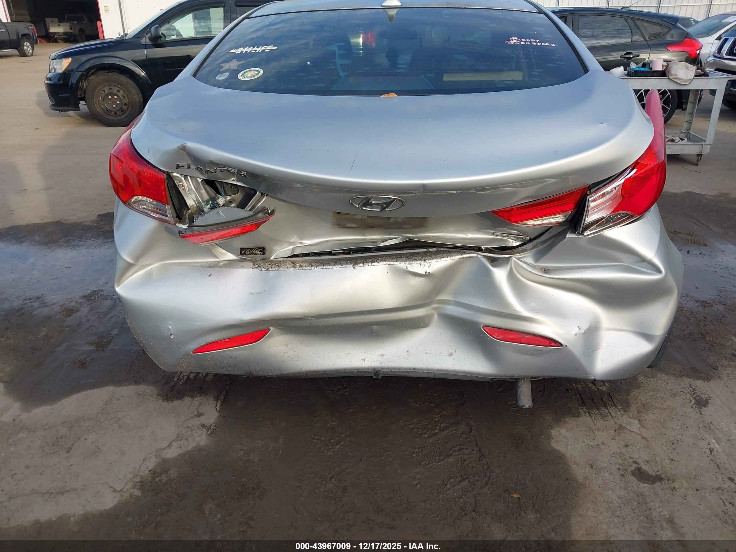 HYUNDAI ELANTRA image 6