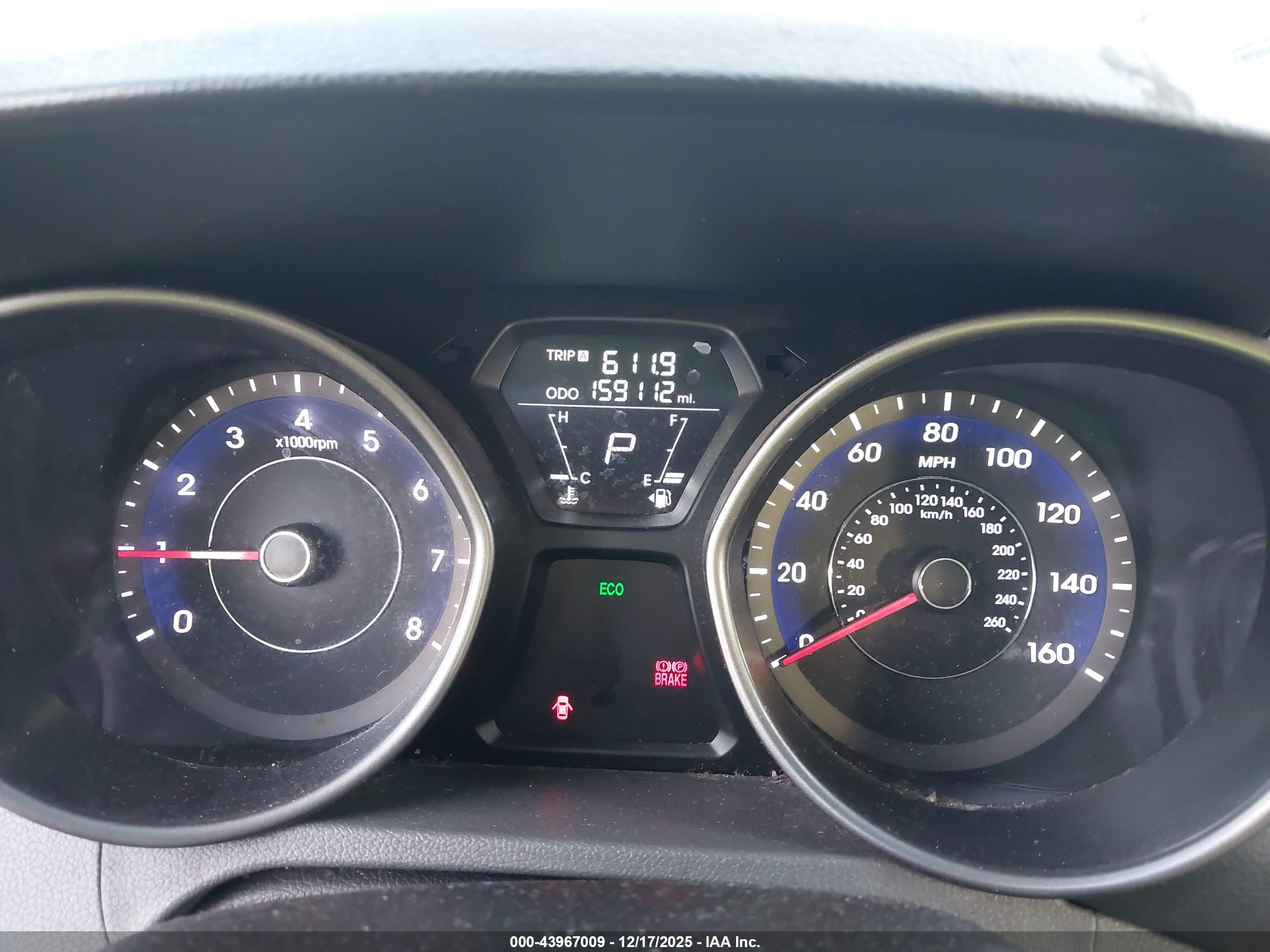 HYUNDAI ELANTRA image 7
