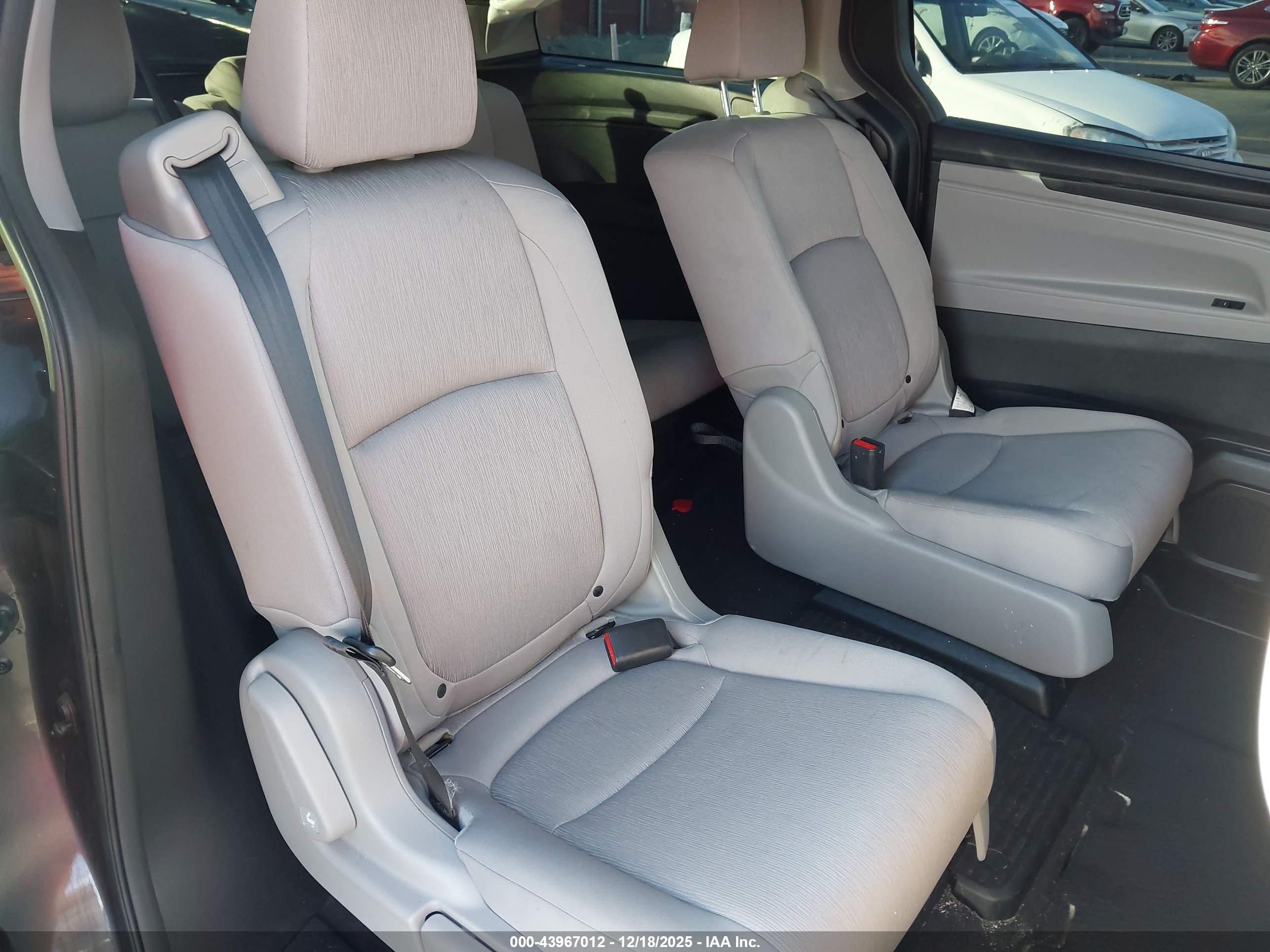 HONDA ODYSSEY image 8